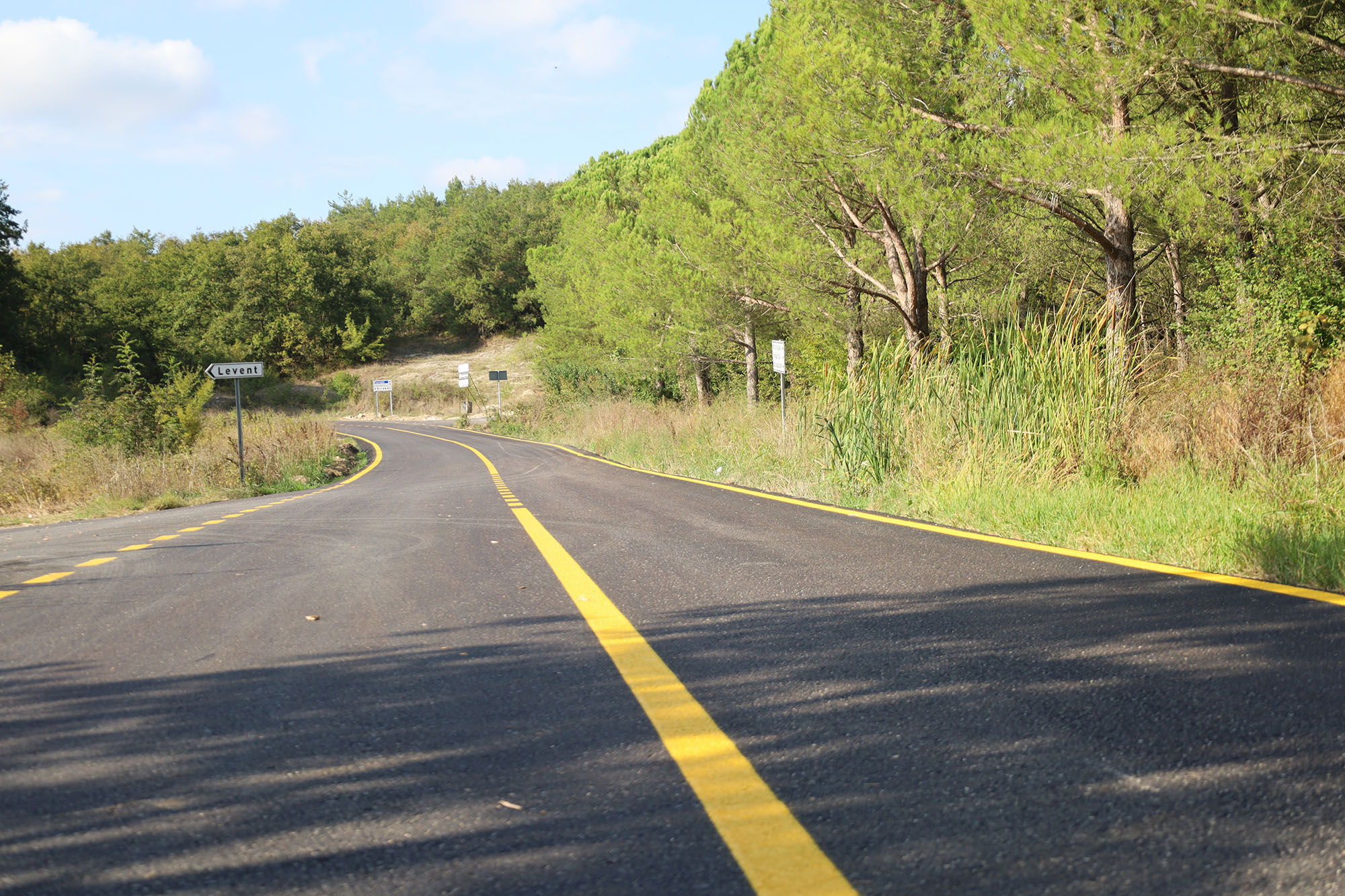 Söğütlü’de yenilenen grup yollarına vatandaşlardan tam not: “Modern bir hale kavuştu”