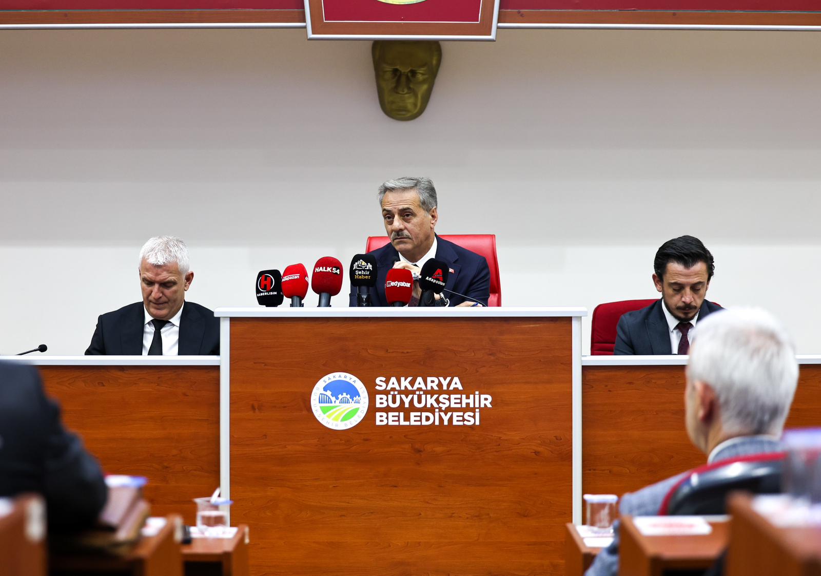 Yusuf Alemdar mecliste şehrin yeni müjdelerini paylaştı: Kimsesizler Oteli, 250 bin metrekare yeşil alan ve Kaynarca’ya SGM geliyor