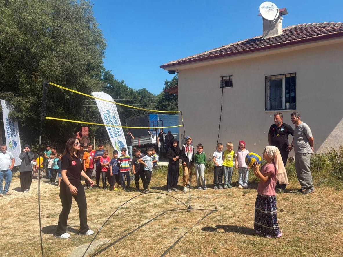 Büyükşehir mahallelerde yetenek keşfi yolculuğunu sürdürüyor