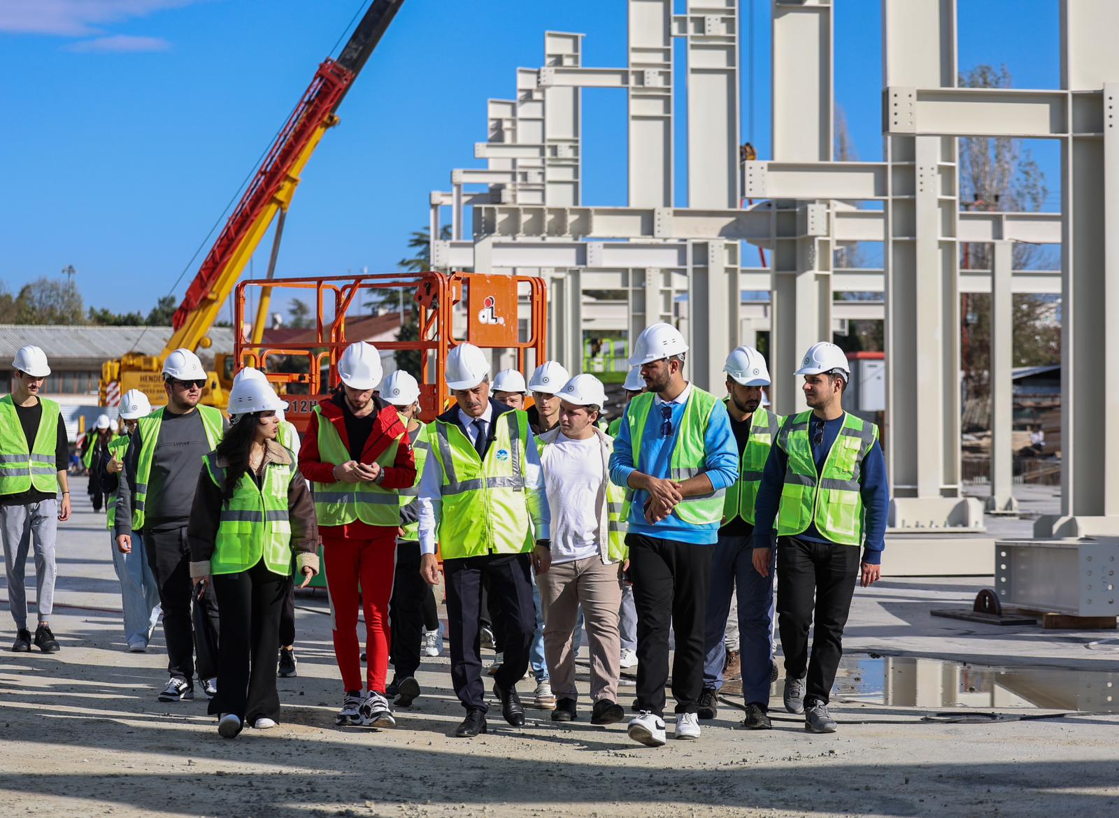 Bilim Merkezi’nde ilk görüntü ortaya çıktı: Yusuf Alemdar geleceğin inşaat mühendisleriyle şantiyede son durumu açıkladı