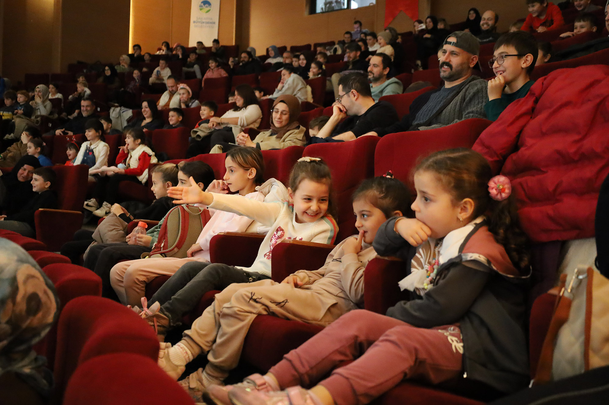 ‘Ali Can ve Arkadaşları’ SGM’de çocuklarla buluştu