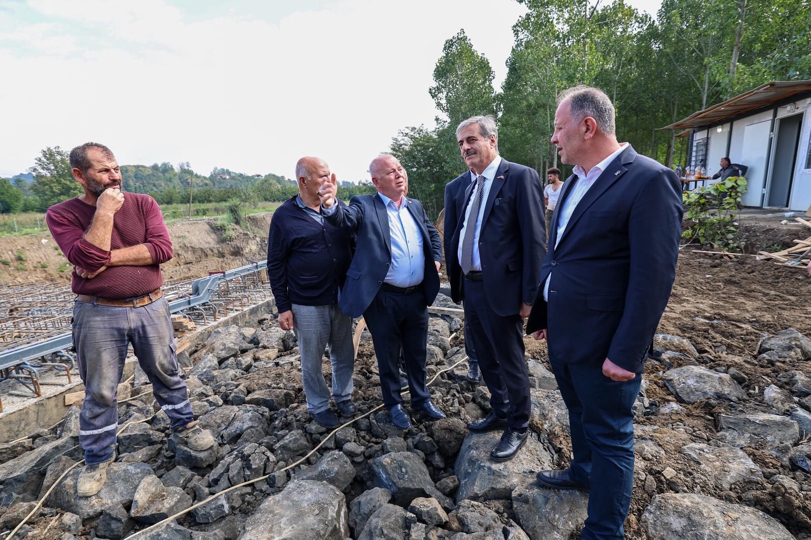 Akyazı’da hizmet ve yatırımlar bir bir tamamlanıyor
