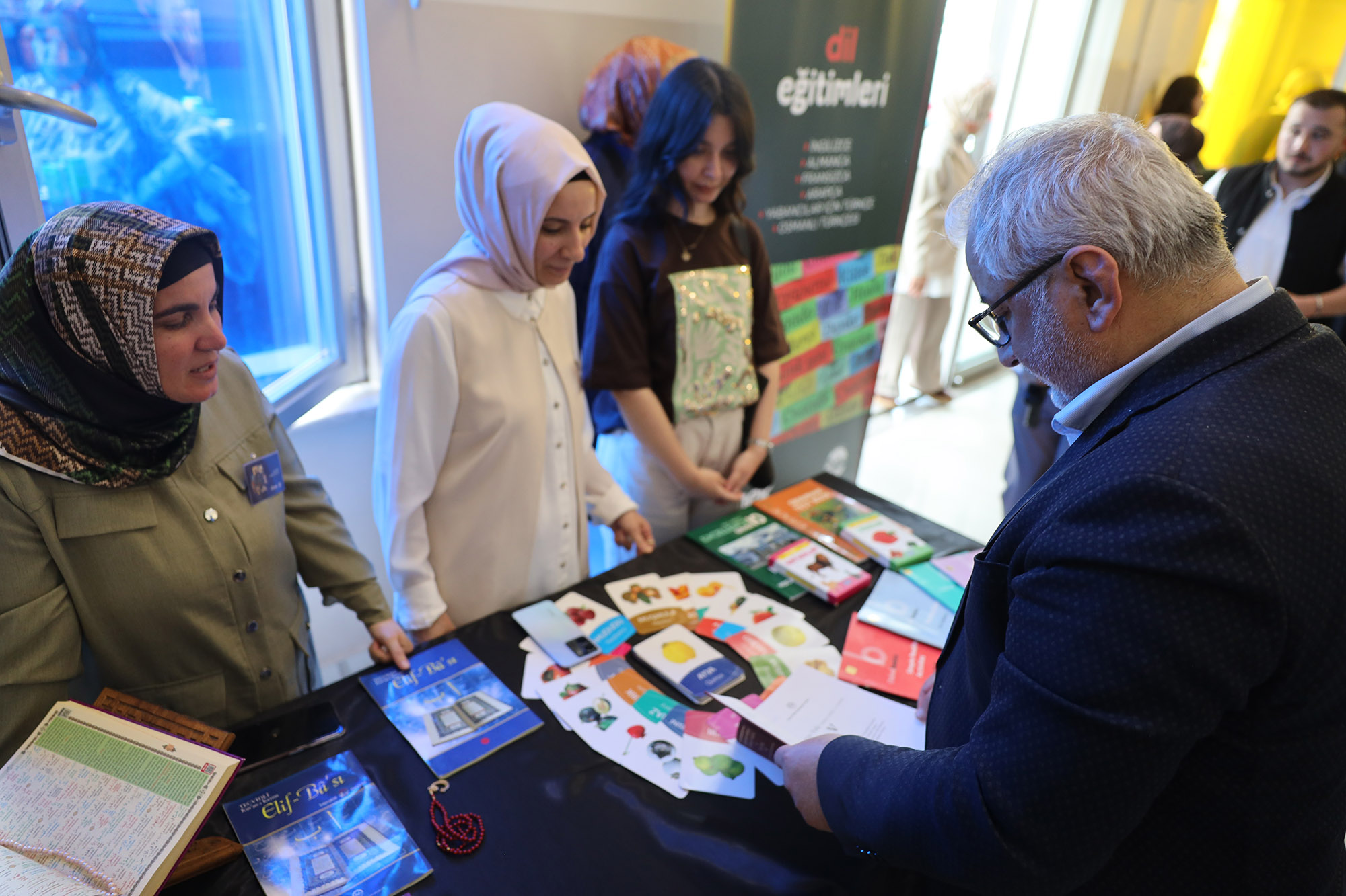 SAMEK’in yıl sonu sergileri Geyve’de başladı