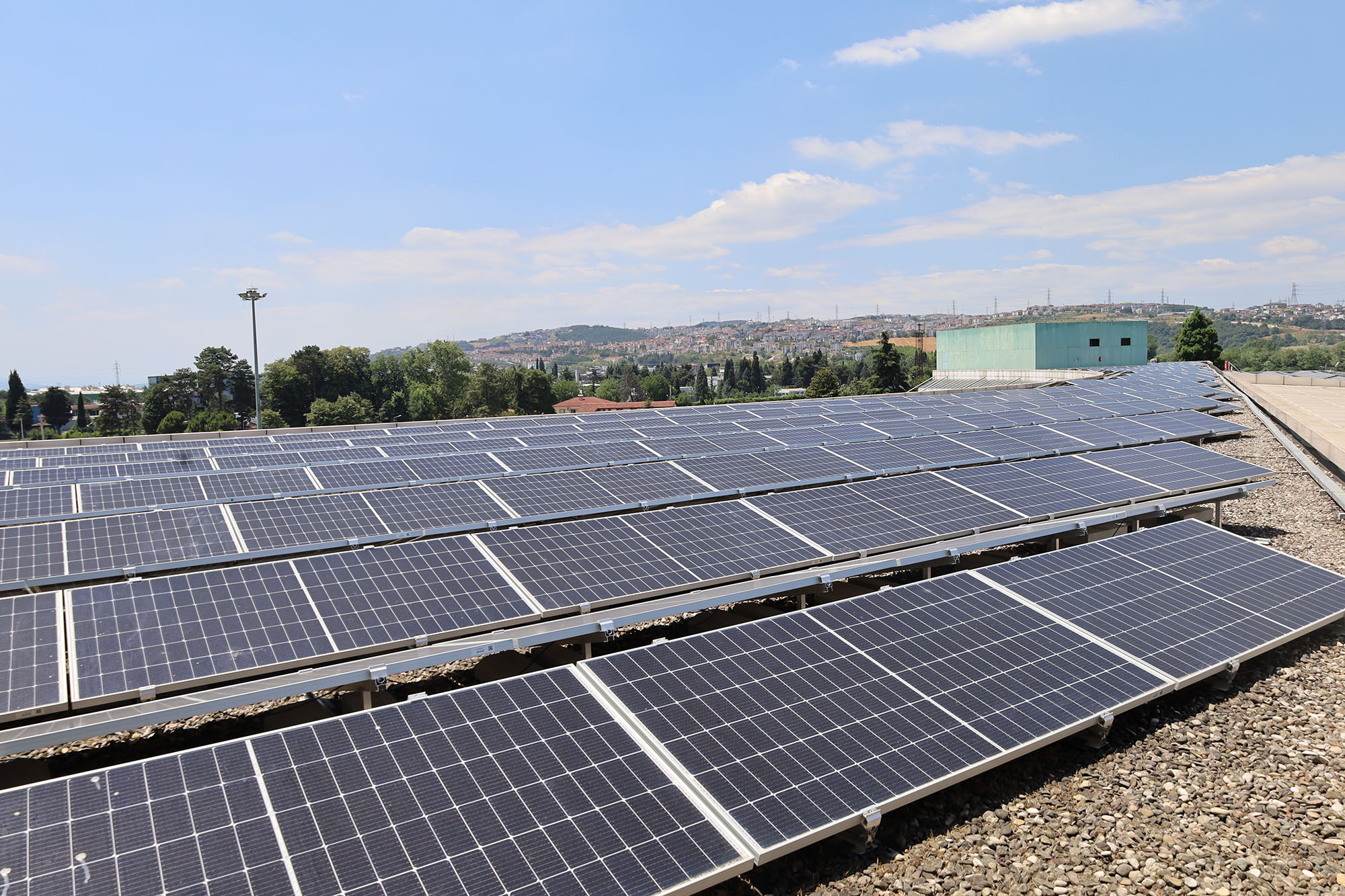 Terminal GES hizmet binalarına elektrik üretiyor