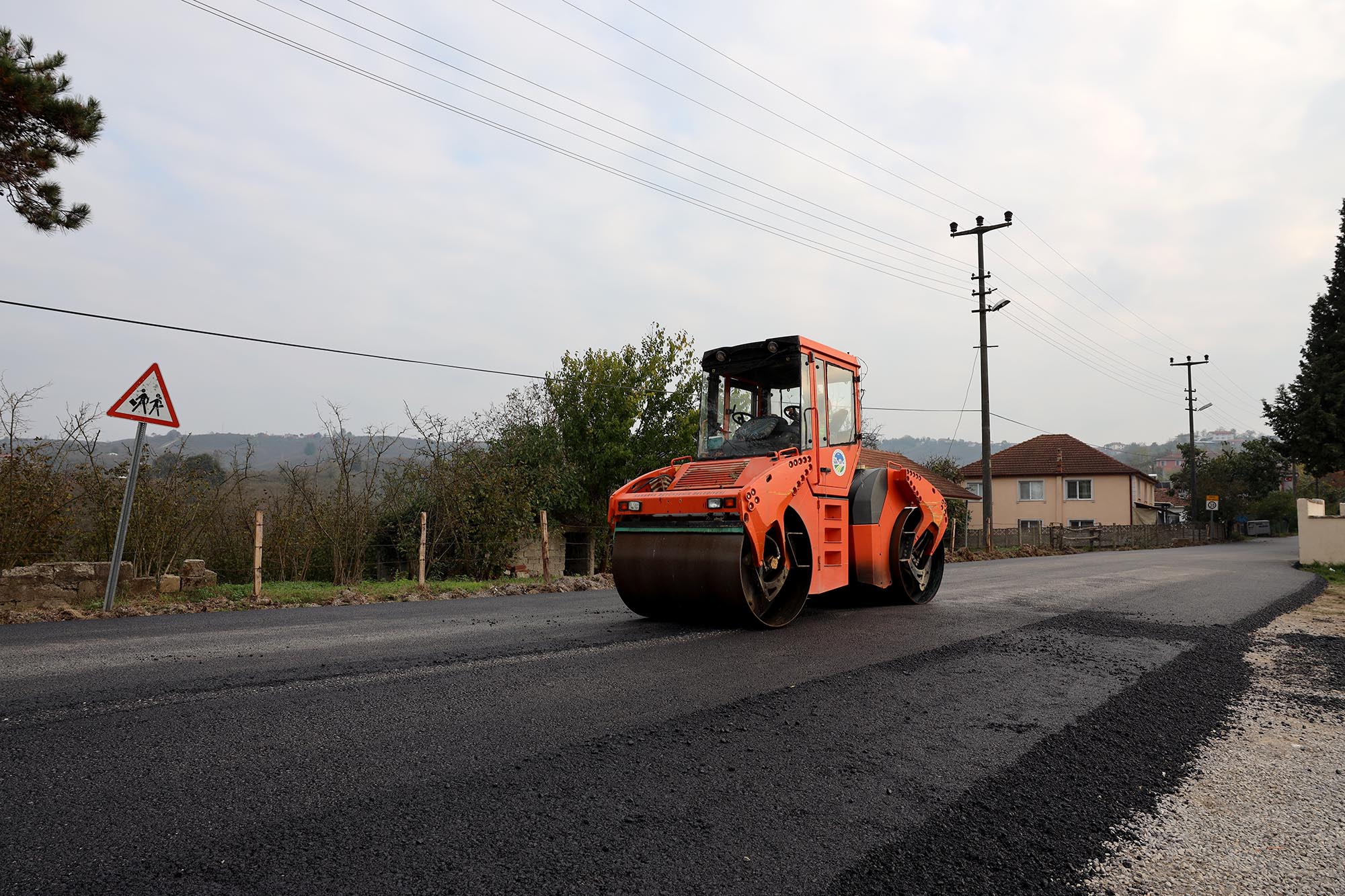 Karasu’da 2 mahalle daha Büyükşehir’le yenilendi