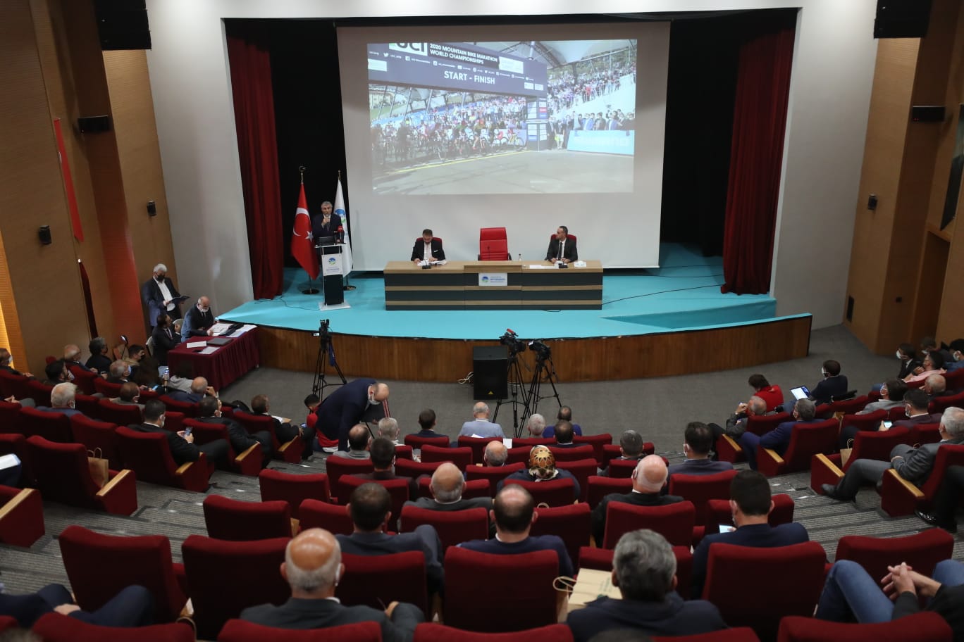 “Sakarya’yı hizmet ve yatırımlarımızla donatıyoruz”
