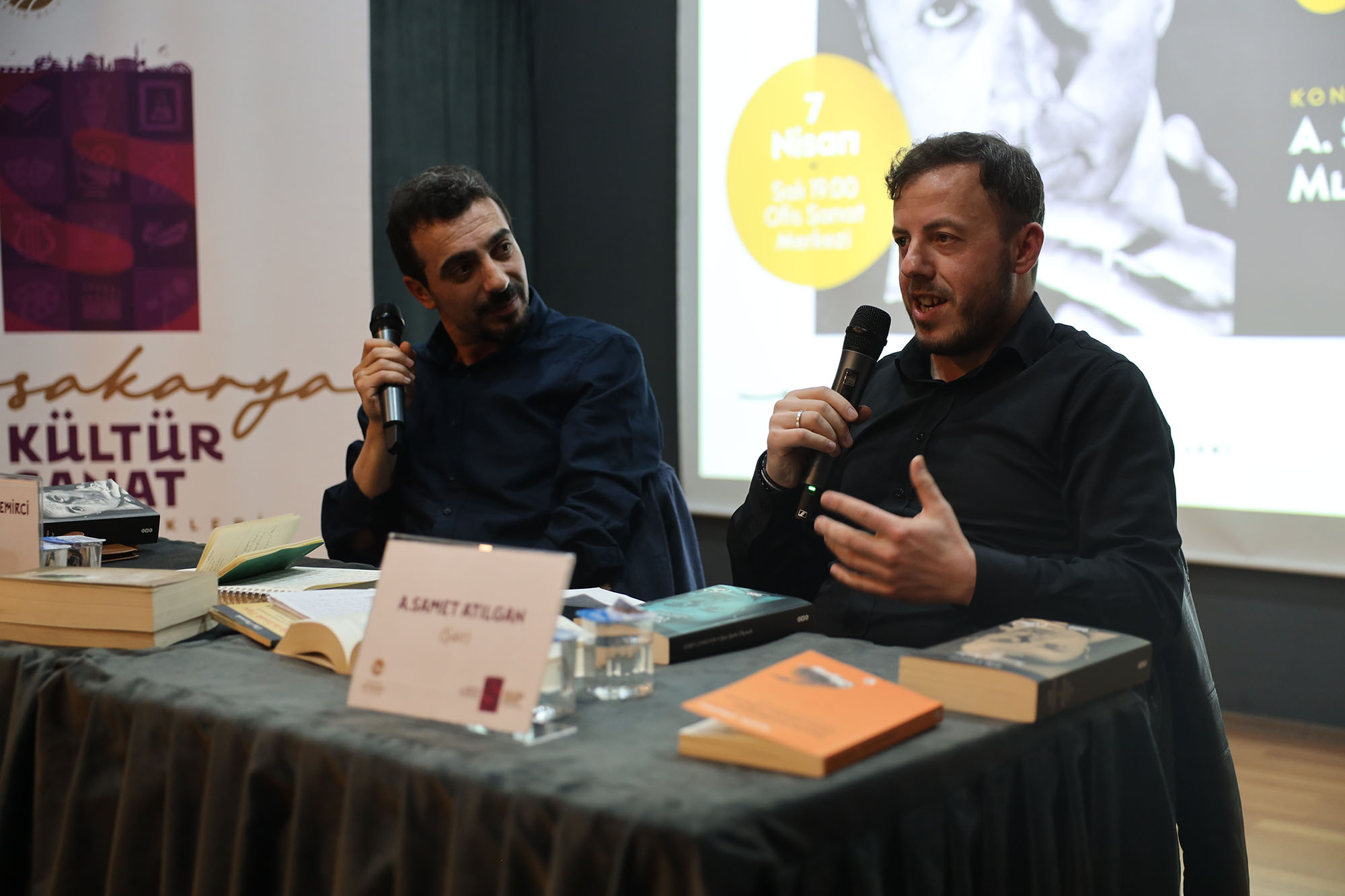 Kapalı çarşıdan dünyaya açılan şair: Edip Cansever