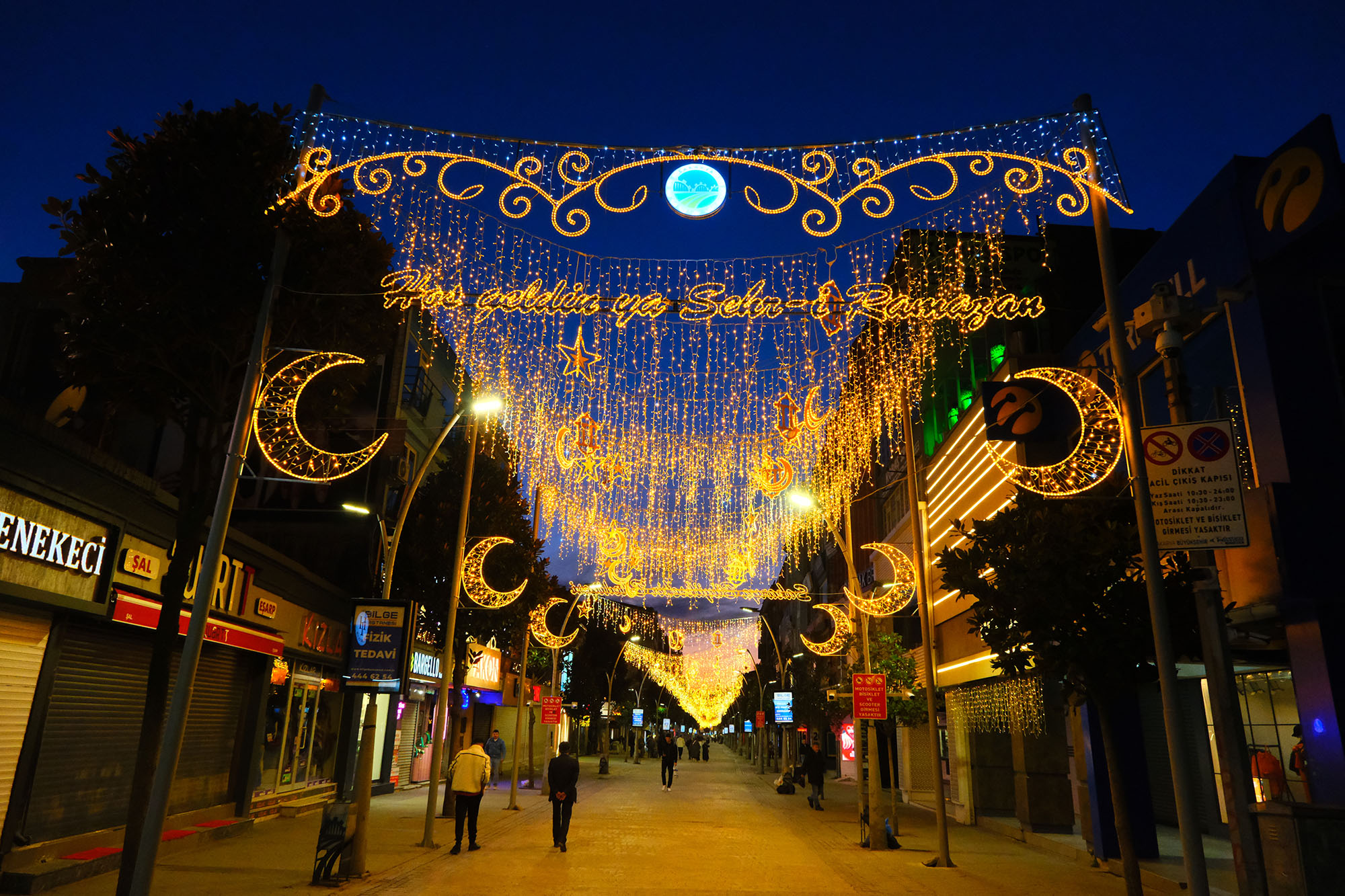 Çark Caddesi’nde ışıl ışıl Ramazan 