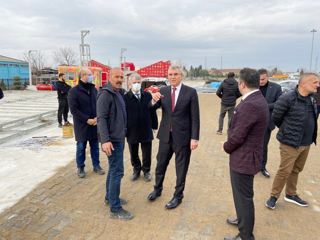Şehrin yeni lunaparkı Sakarya Park’ta hızla yükseliyor
