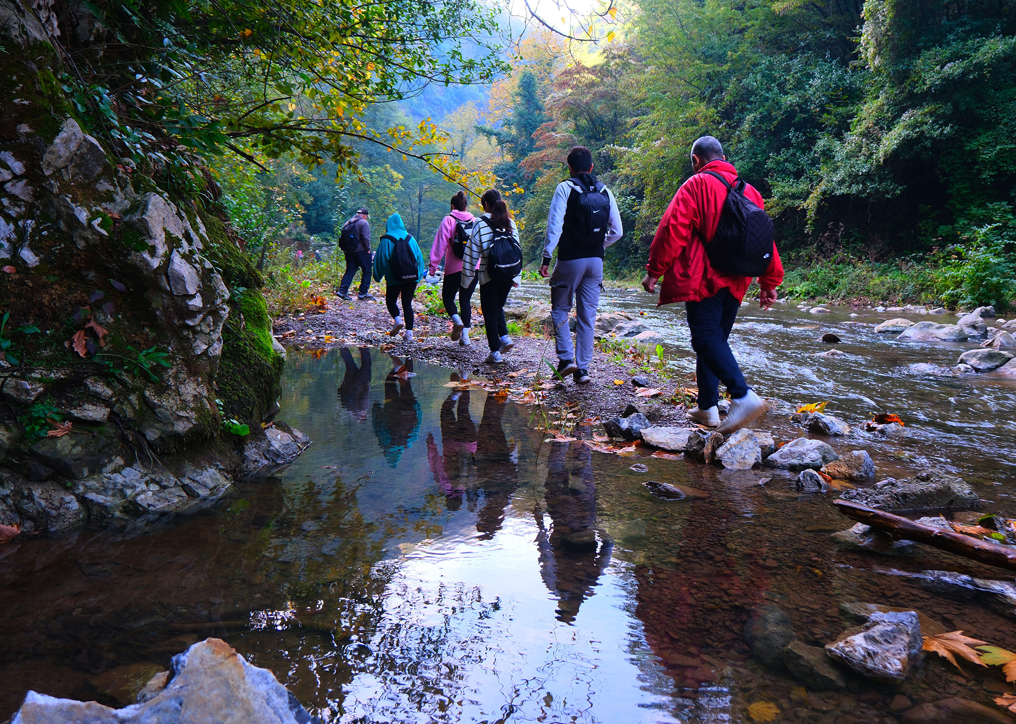 Kuzeyin tabiat harikaları arasında unutulmaz bir sonbahar yürüyüşü
