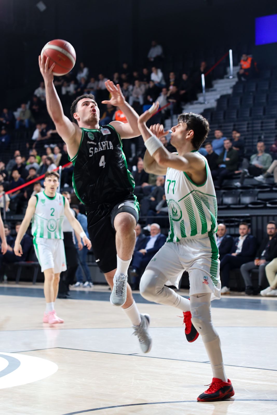 Şampiyon Büyükşehir Basketbol!