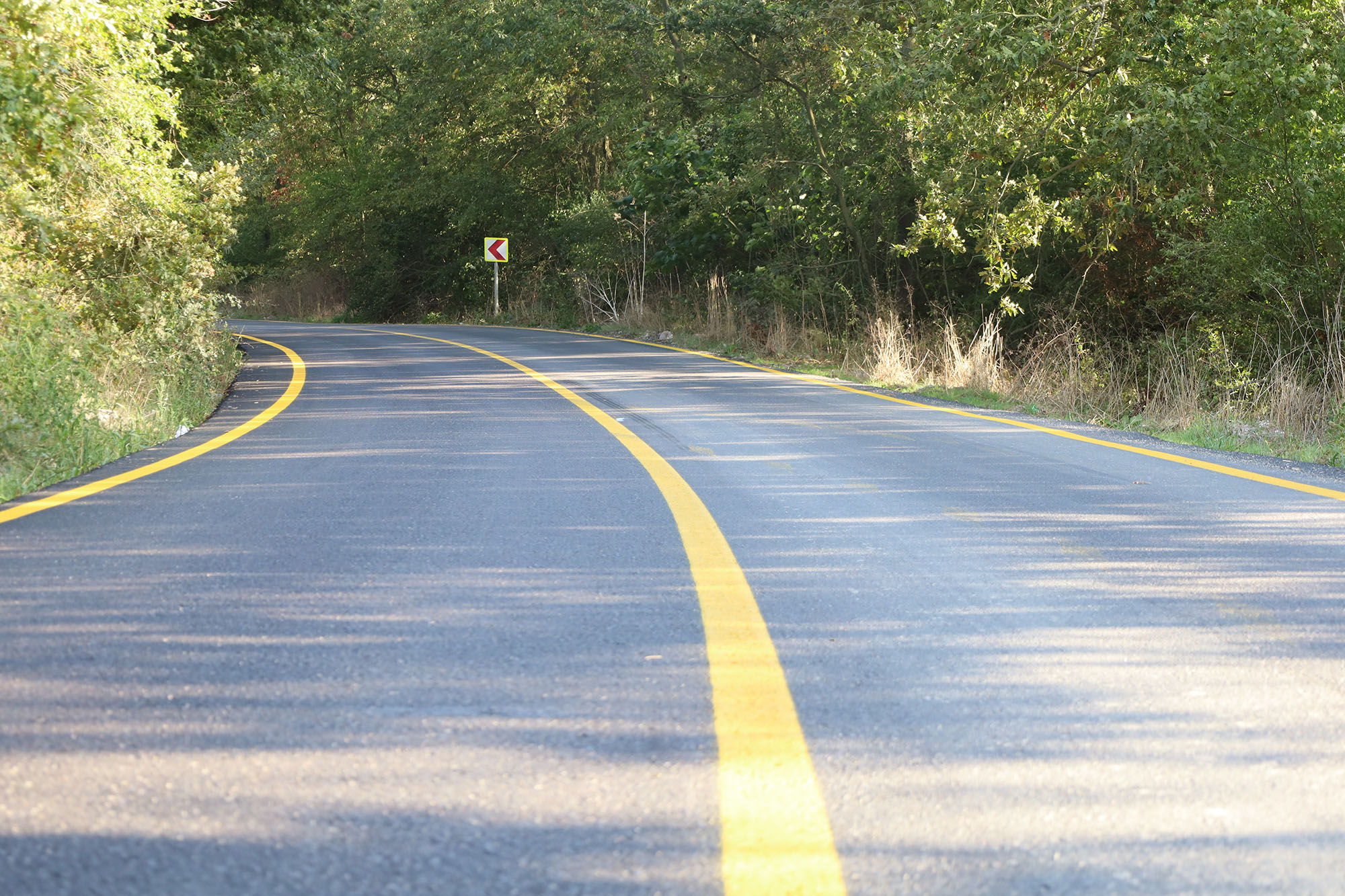 Söğütlü’de yenilenen grup yollarına vatandaşlardan tam not: “Modern bir hale kavuştu”