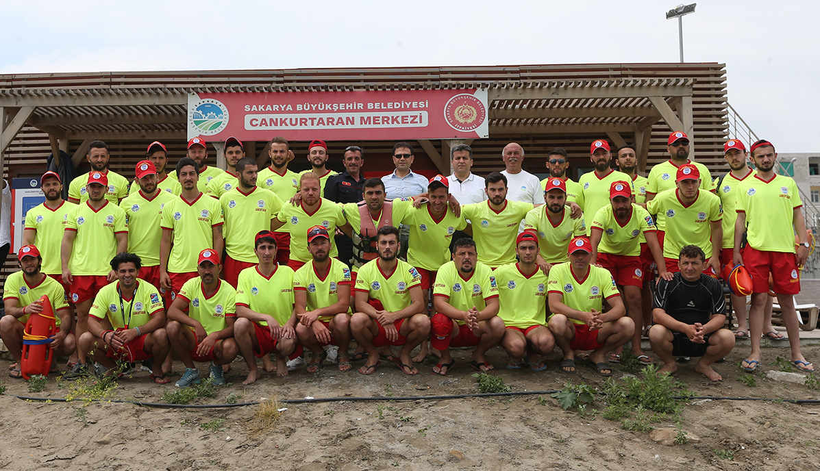 Bin 246 kişi boğulmaktan kurtarıldı