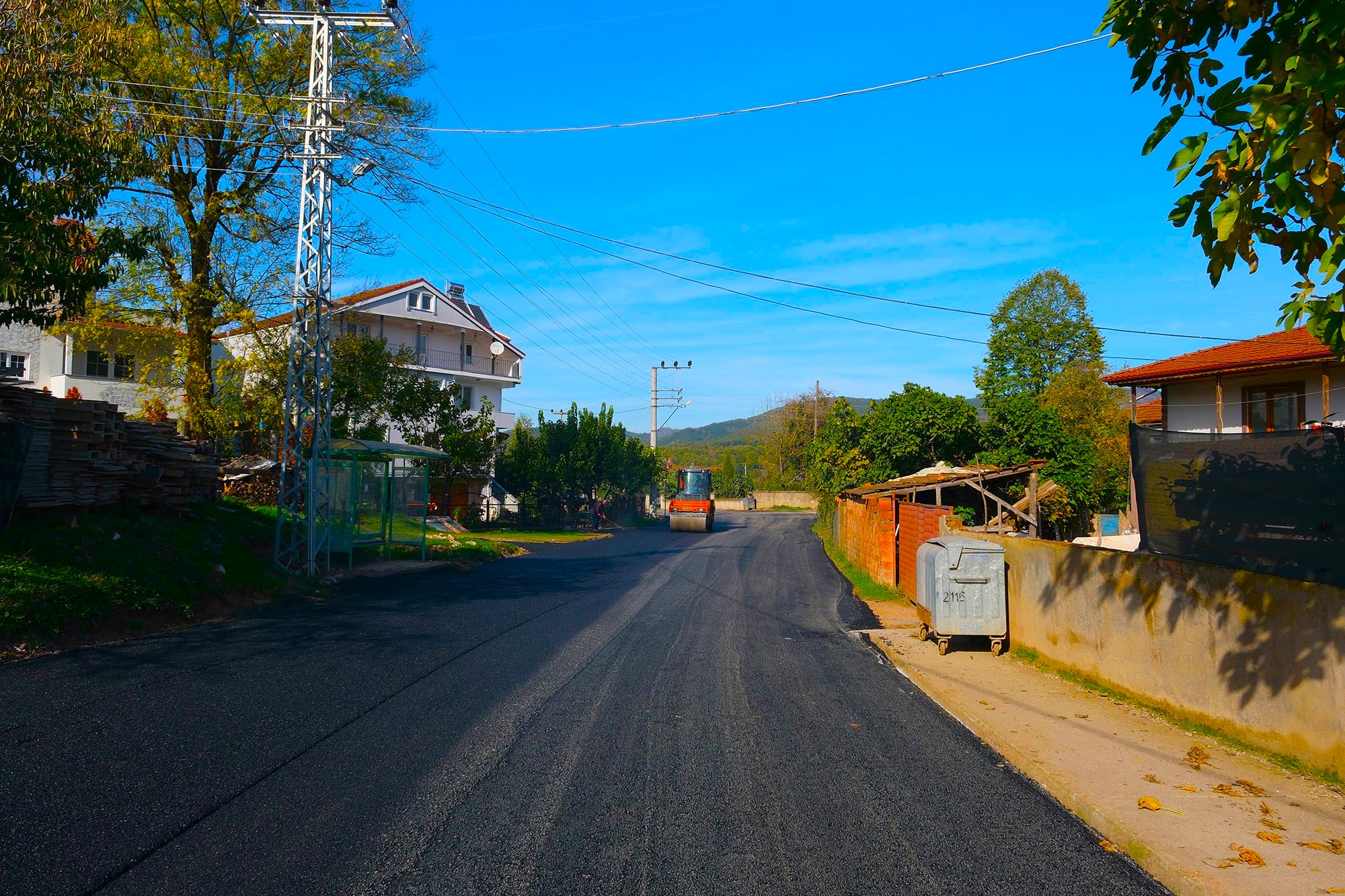 Hendek’te Soğuksu’dan sonra şimdi Hacıkışla: Büyükşehir şehrin yollarını ilmek ilmek işliyor