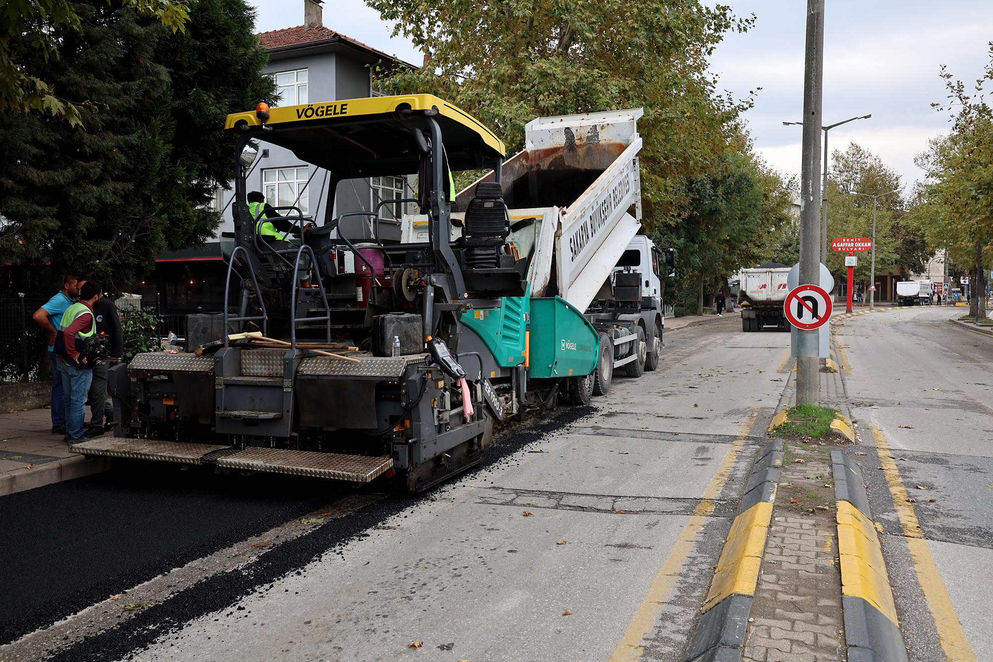 Hendek’in kalbi Şehit Gaffar Okkan Bulvarı’na Büyükşehir dokunuşu