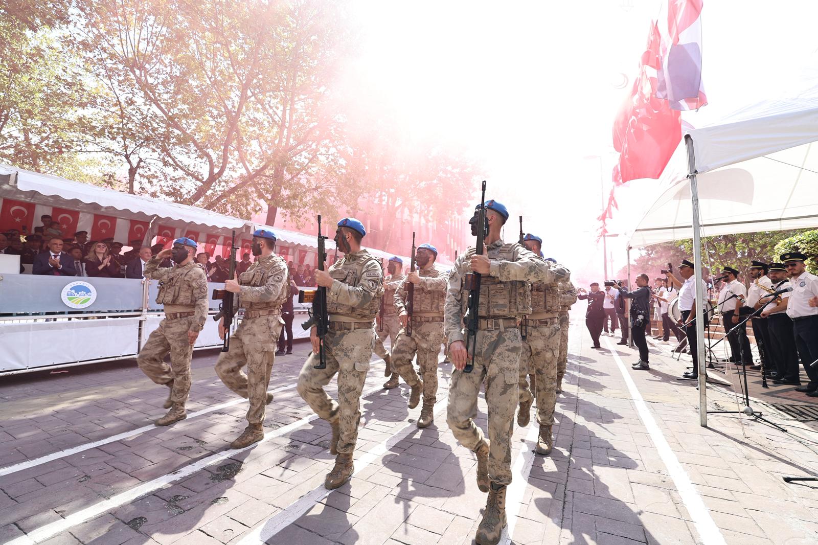 Alemdar, “Zafer coşkumuz ülkemizin dört bir yanında hiç eksilmesin”