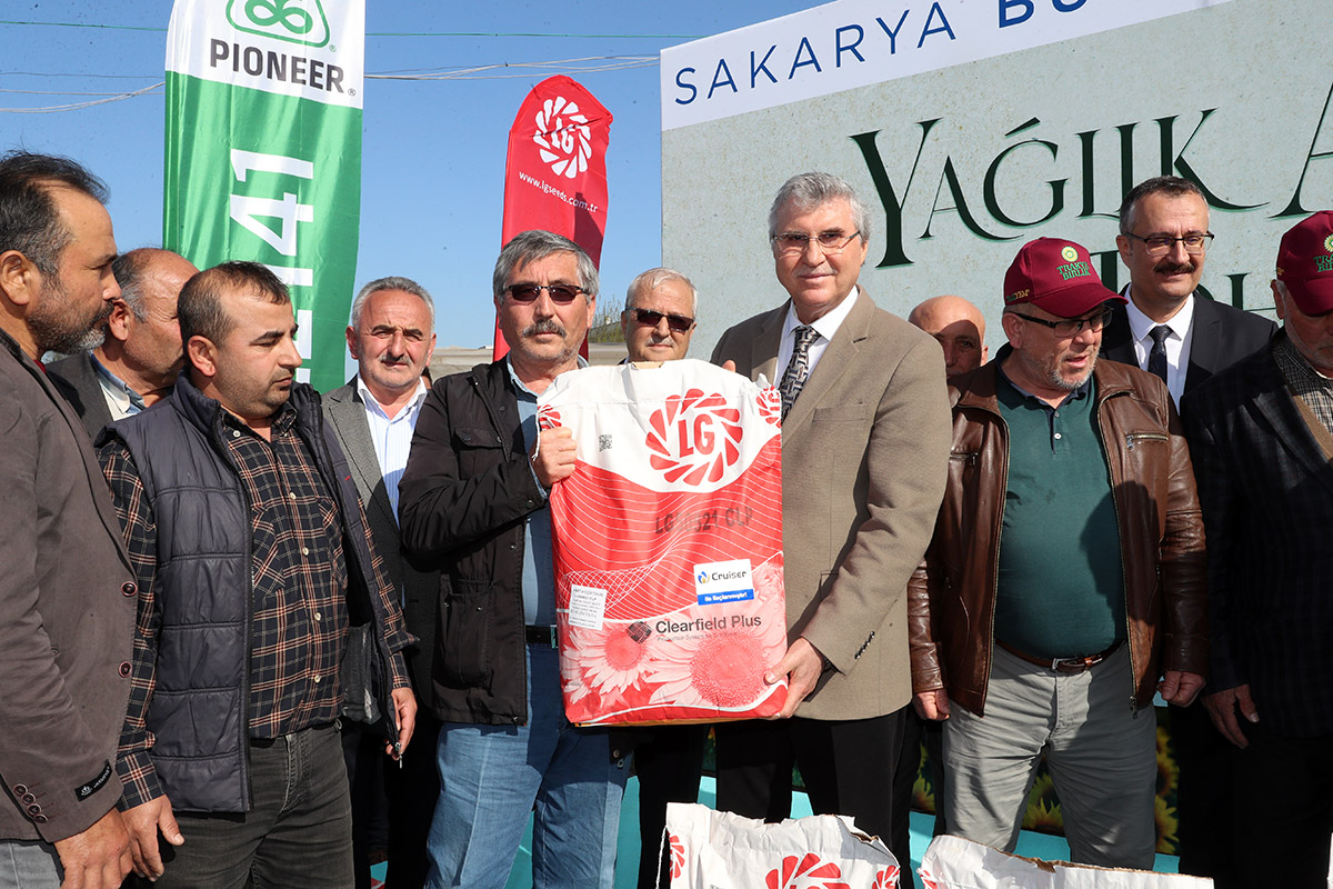 Üreticiye 10 bin 640 kilogram yağlık ayçiçeği tohumu desteği