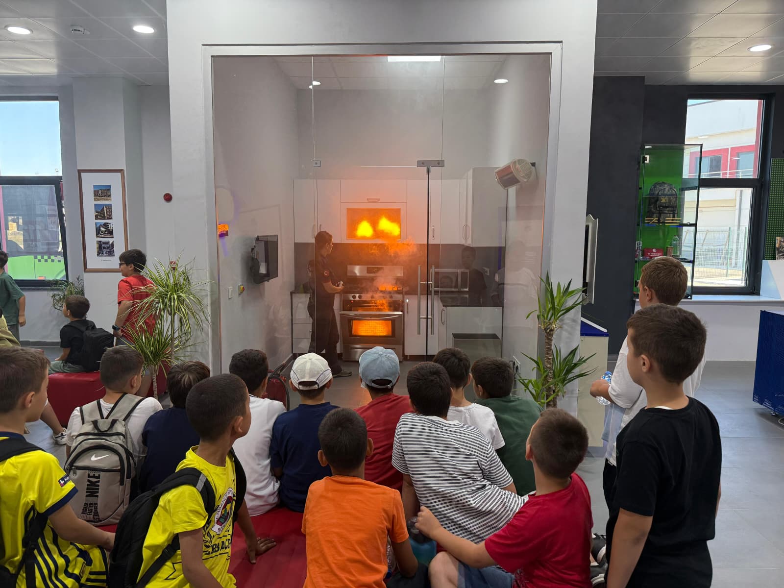 Büyükşehir’in bu merkezinde yaşayarak öğreniyorlar