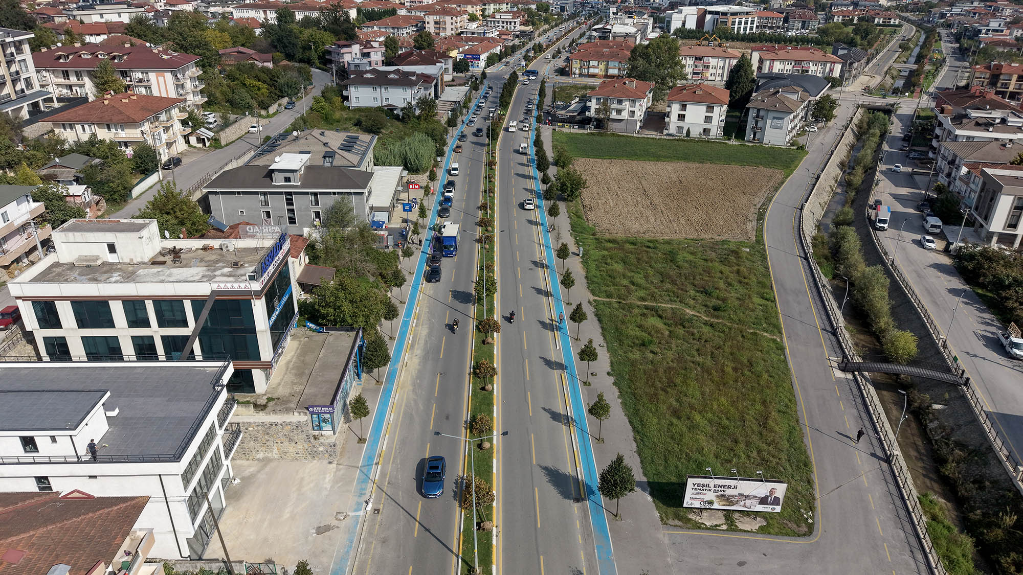 Raylı Sistem’de ilk kazma öncesi sahada hazırlık başladı: Ağaçlar titiz bir çalışmayla taşınıyor