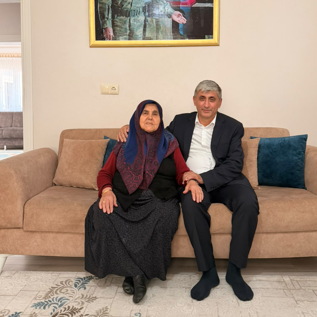 YADEM Yaşlılar Gününde eli öpülesi büyükleri unutmadı