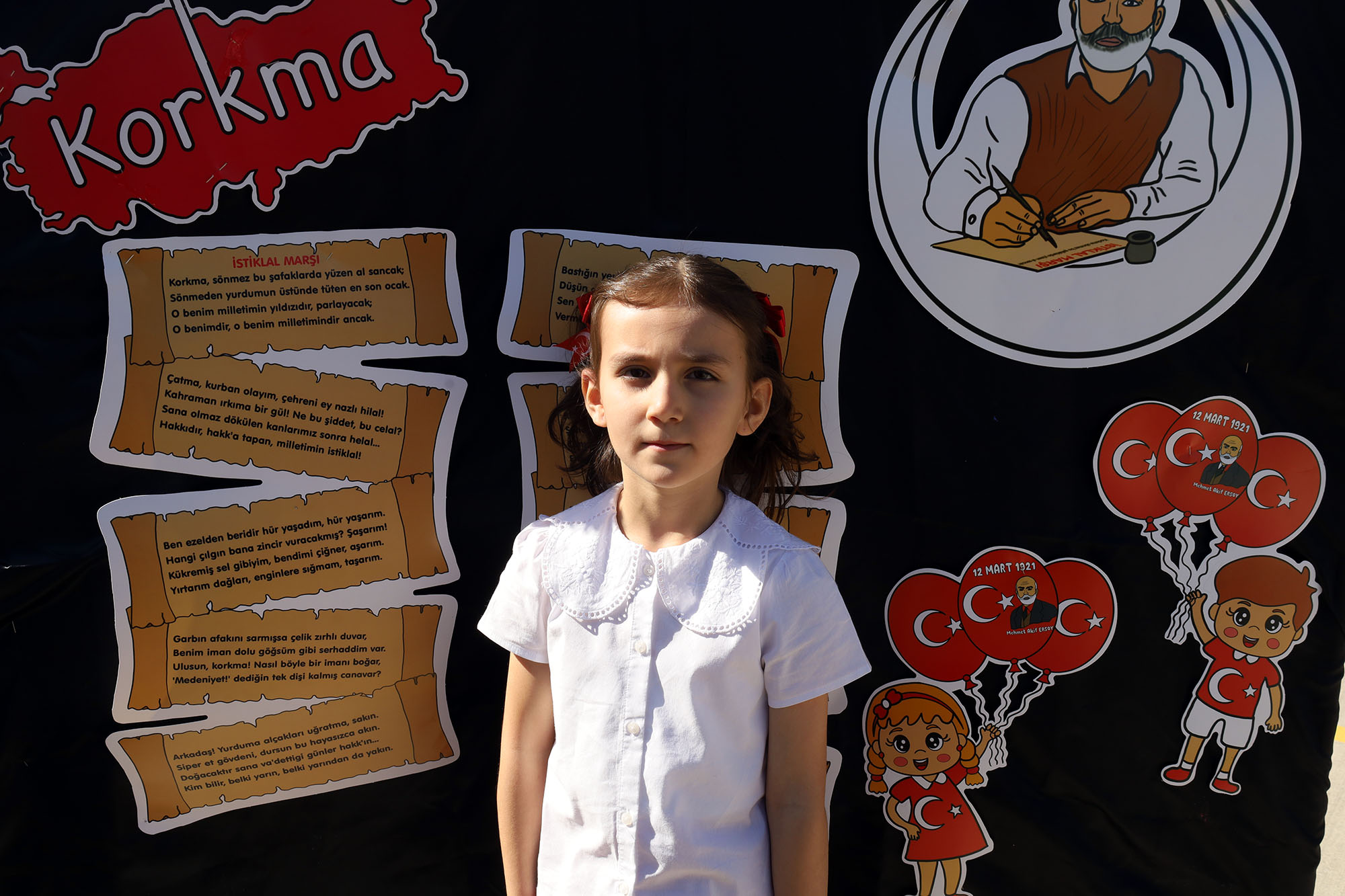 Büyükşehir, öğrencilerle milli marşı andı