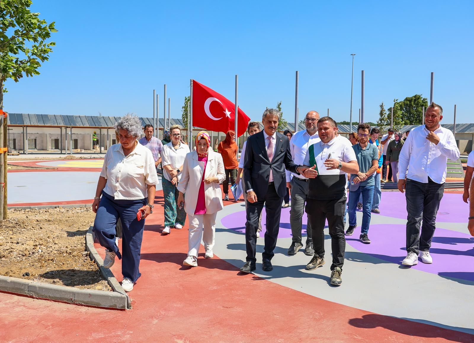 Yusuf Alemdar Türkiye’nin en modern hayvan doğal yaşam alanı için tarih verdi: Pati kafe, çocuk oyun alanları, hayvan kütüphanesine geri sayım…
