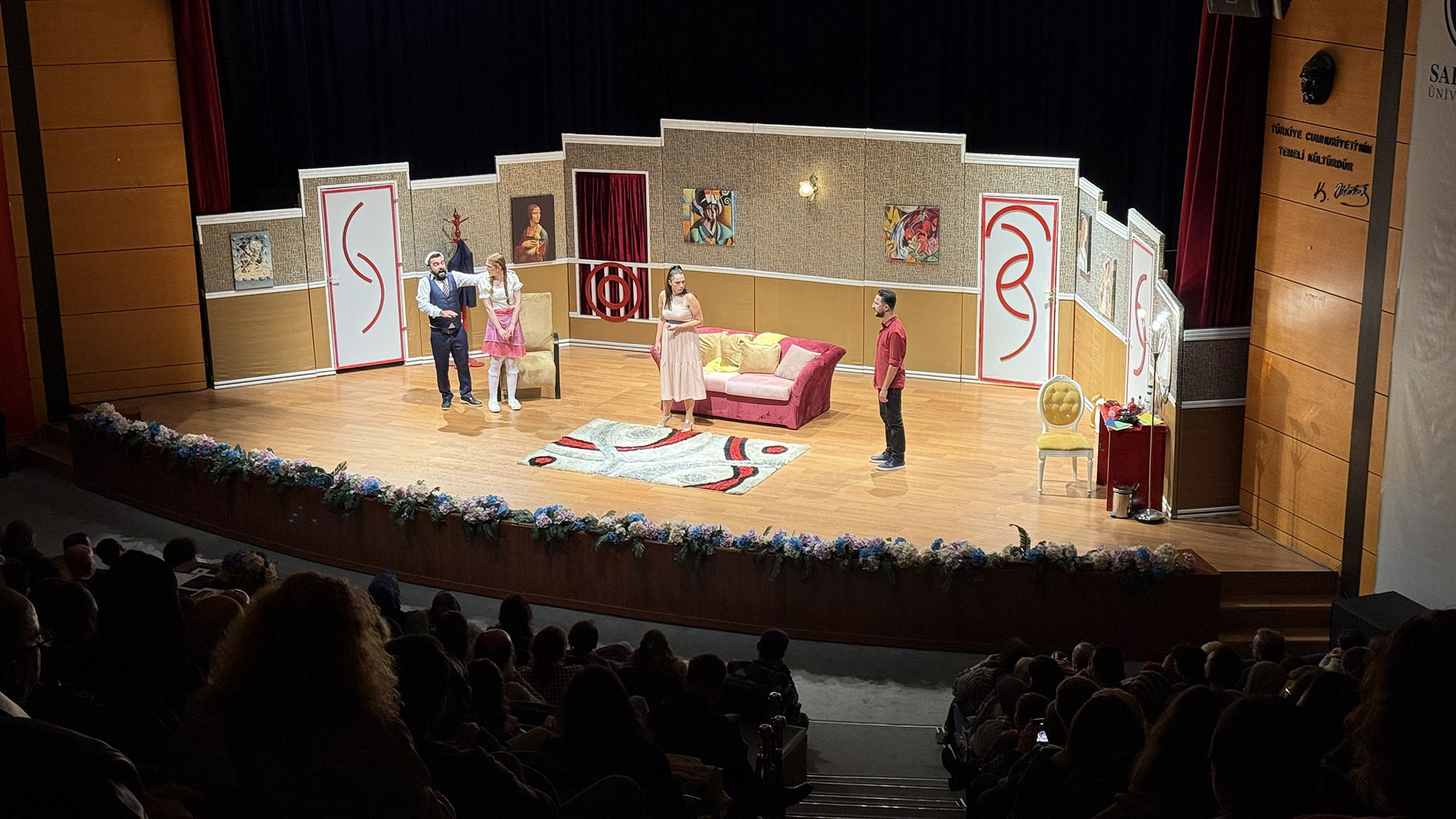 “Şahane Düğün” oyununa yoğun ilgi