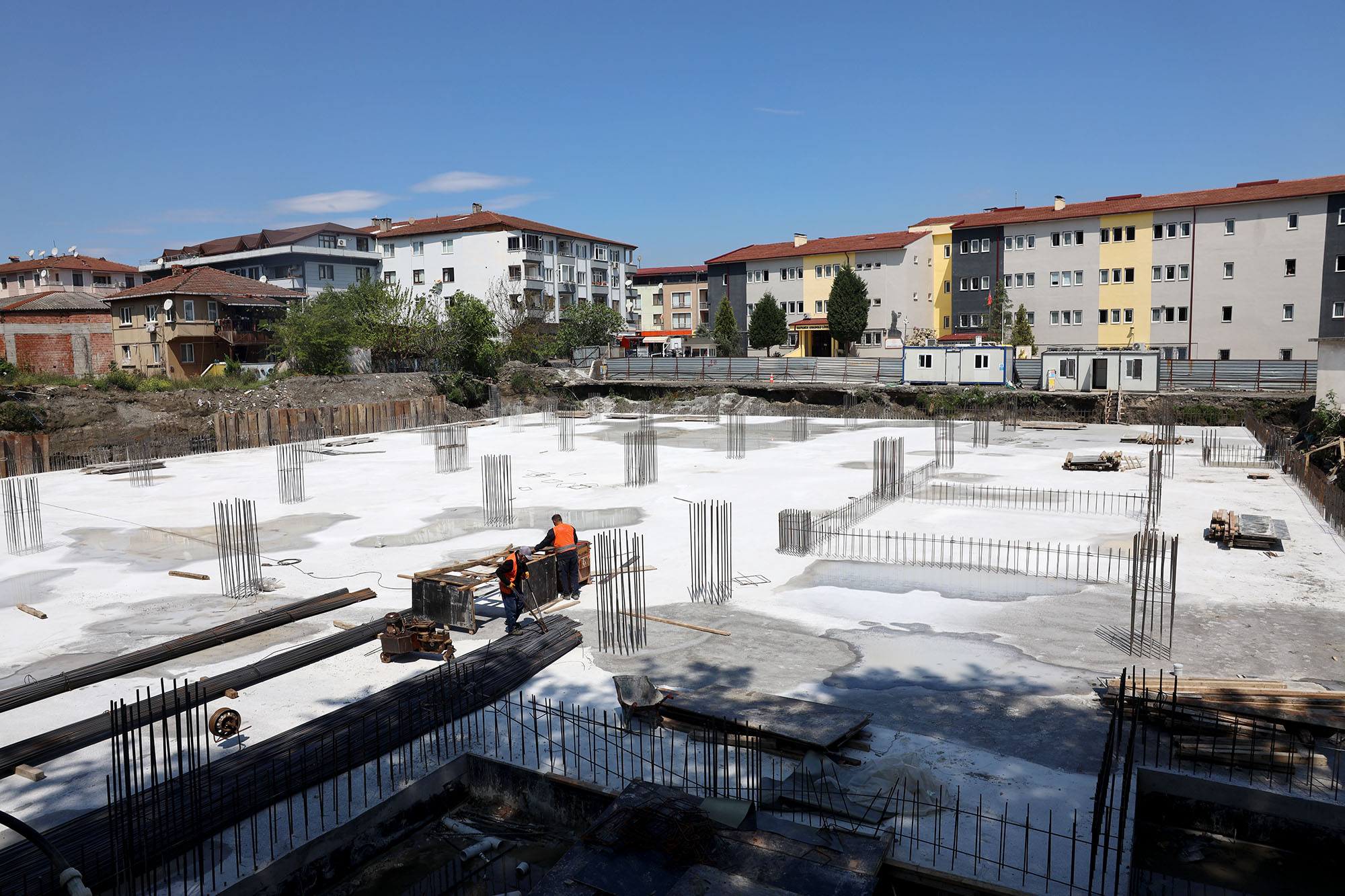 Sapanca’nın yeni meydanı hızla şekilleniyor