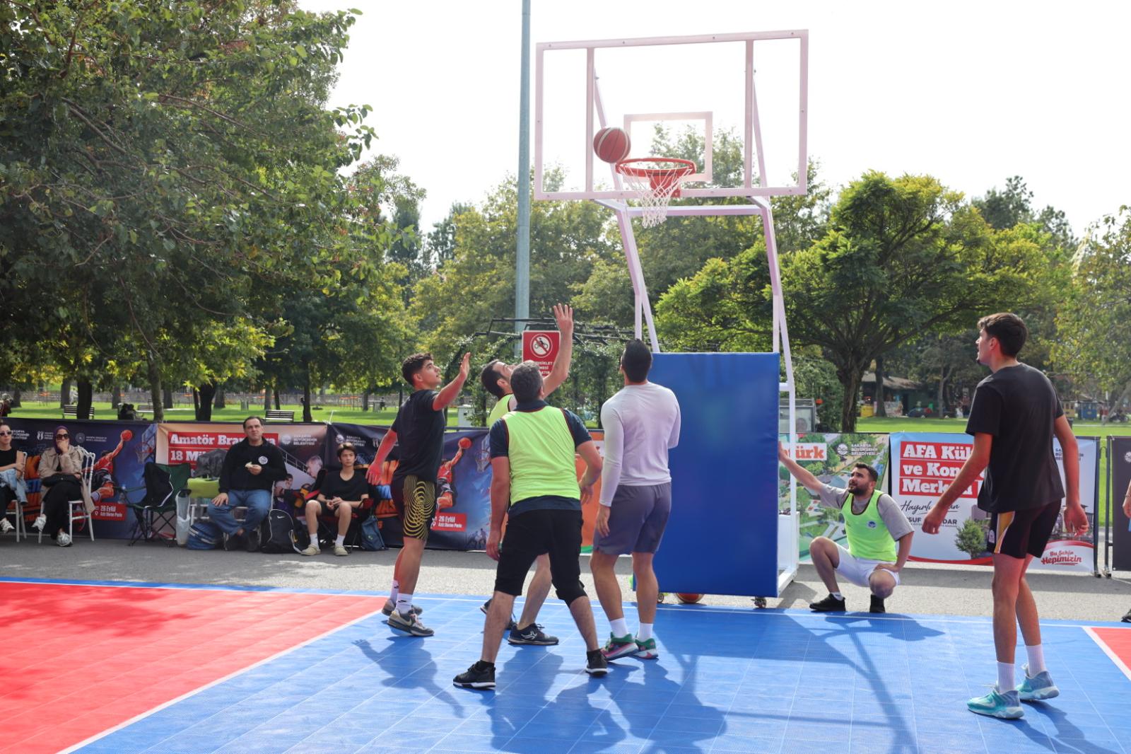 Aziz Duran Parkı’nda 3x3 sokak basketbolu şöleni: 250’den fazla sporcu parkede ter döktü