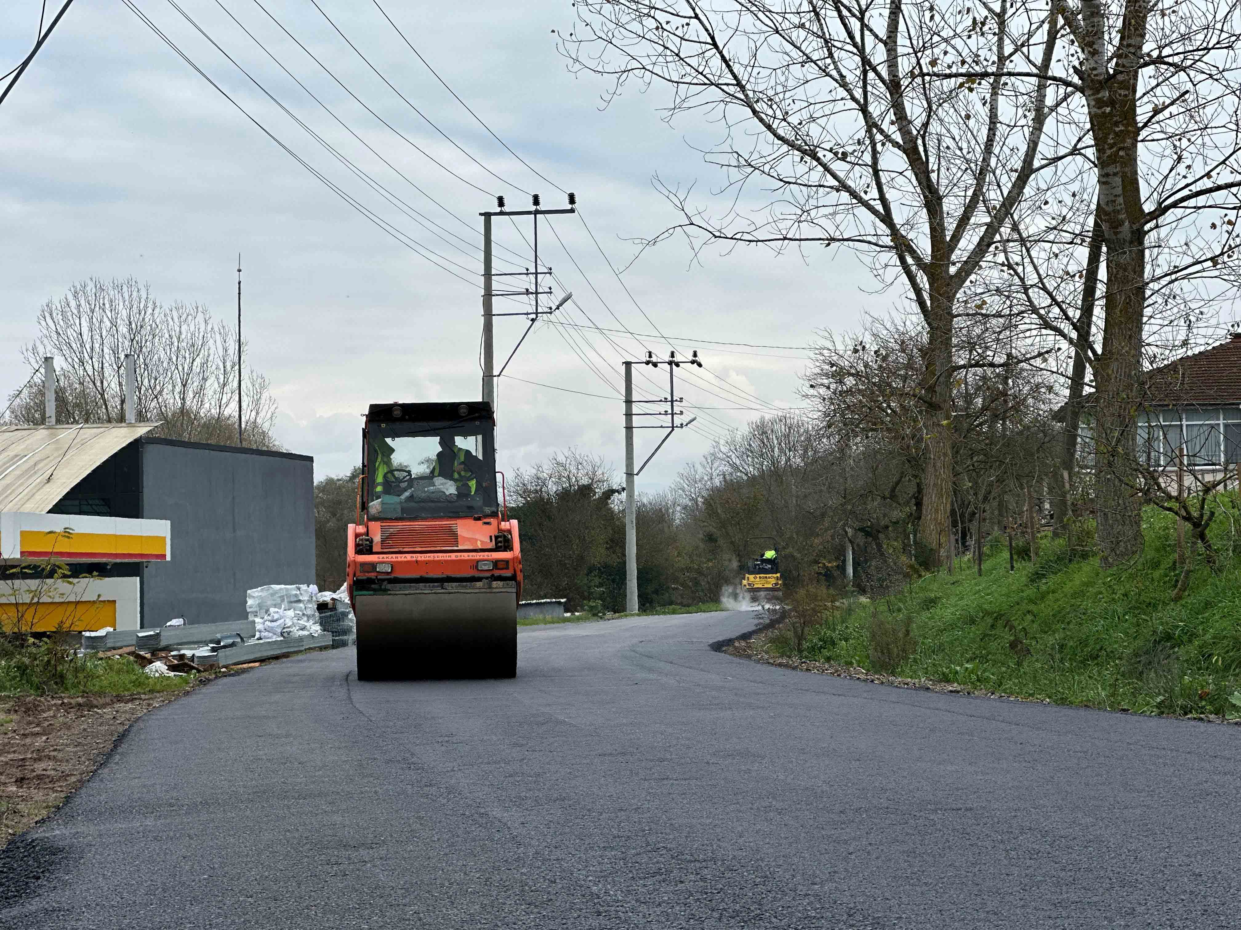 Büyükşehirle asfaltta bir bir arterleri yeniliyor: Sıra Söğütlü Rüstemler’de…