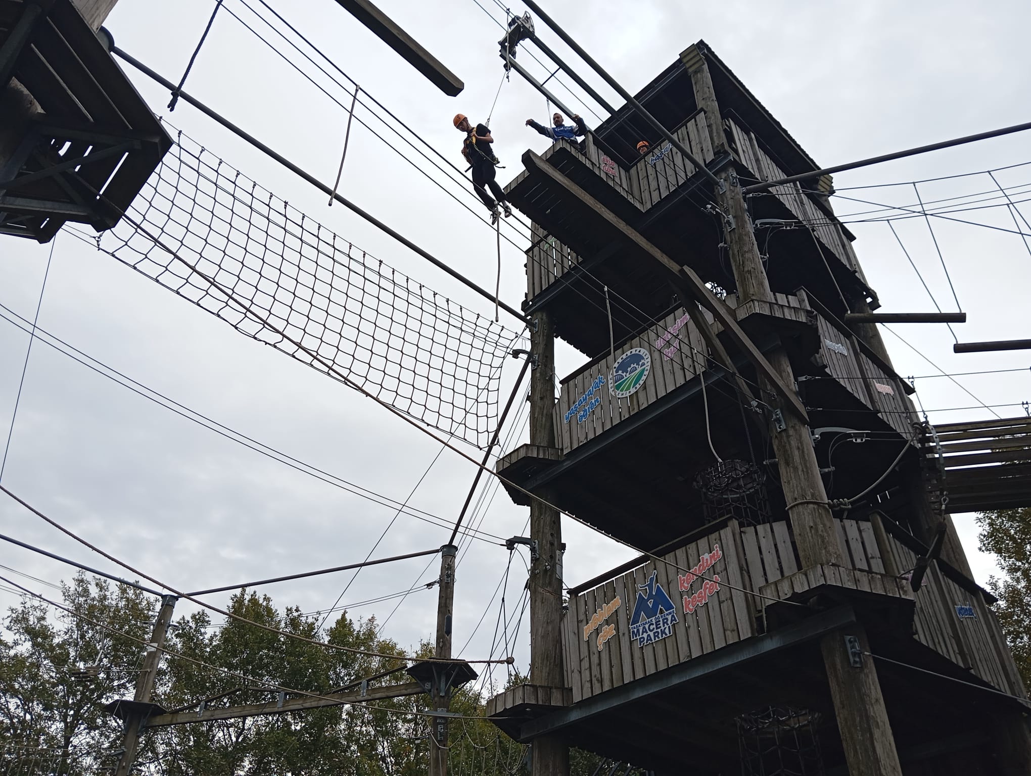 Macera Park’ta adrenalin dolu deneyimle çok şey öğreniyorlar
