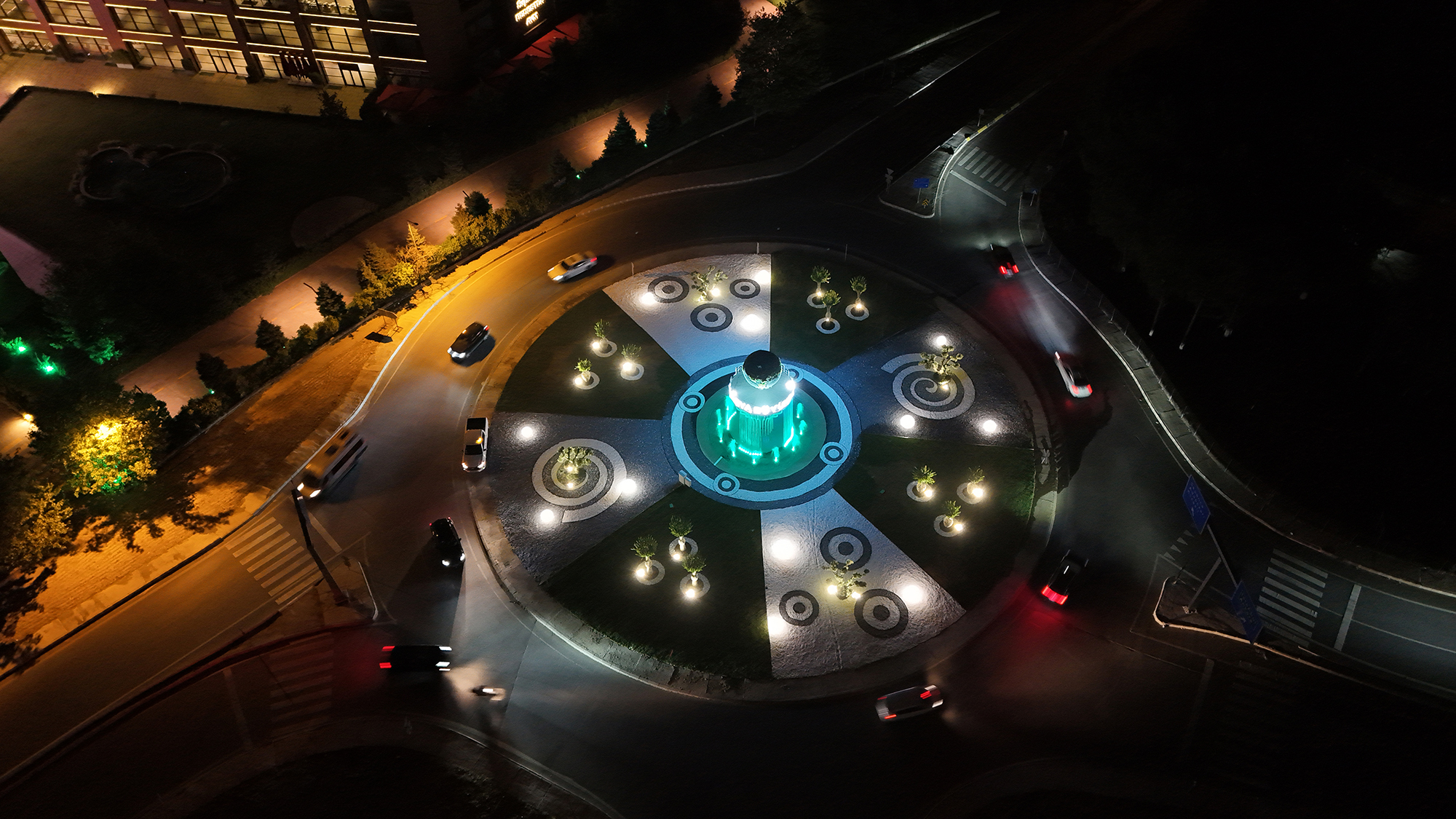 Büyükşehir Sapanca’nın zarafetini misafirlerin giriş kapısına işledi