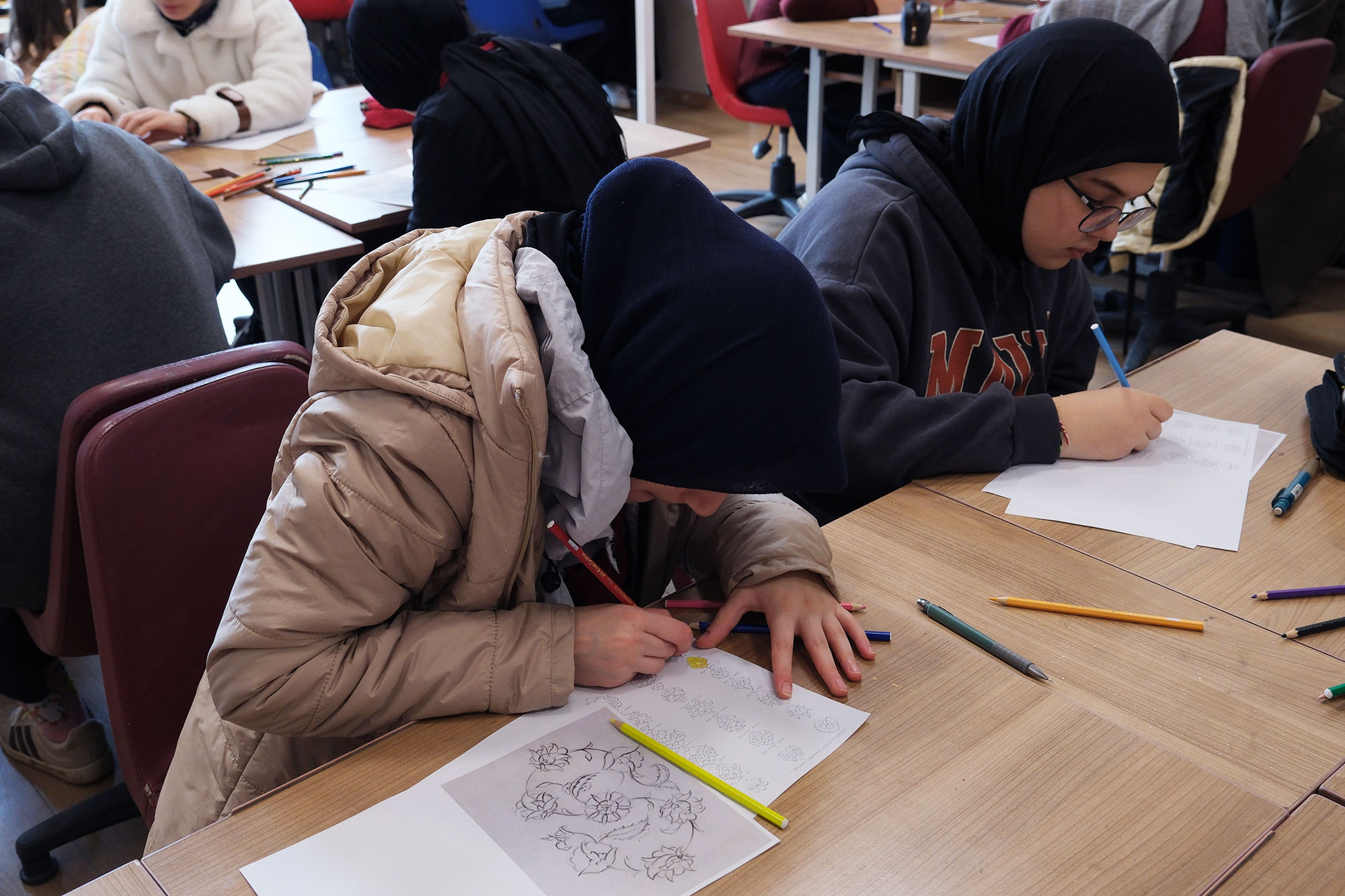 SAMEK atölyelerinde minikler seramikle, gençler tezhiple tanıştı