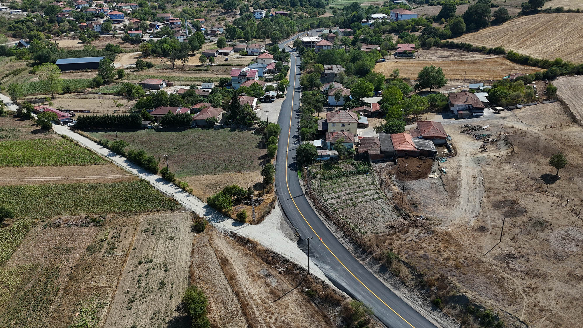 Büyükşehir yolları sil baştan yenilenen o ilçeyi şimdi tablo gibi işliyor