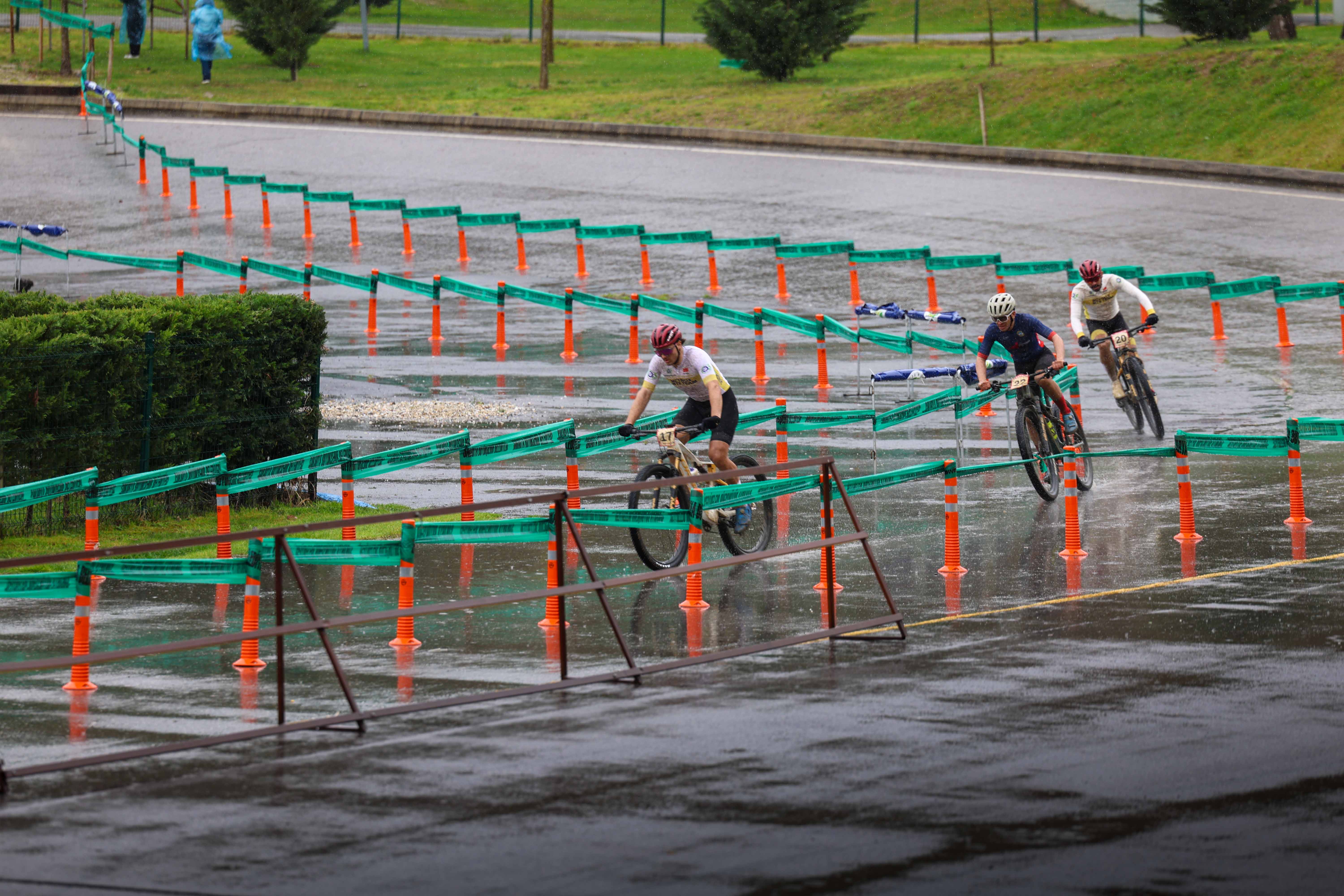 Büyükşehir’in iki sporcusu Dünya Şampiyonası’nda Milli formayla pedal çevirecek
