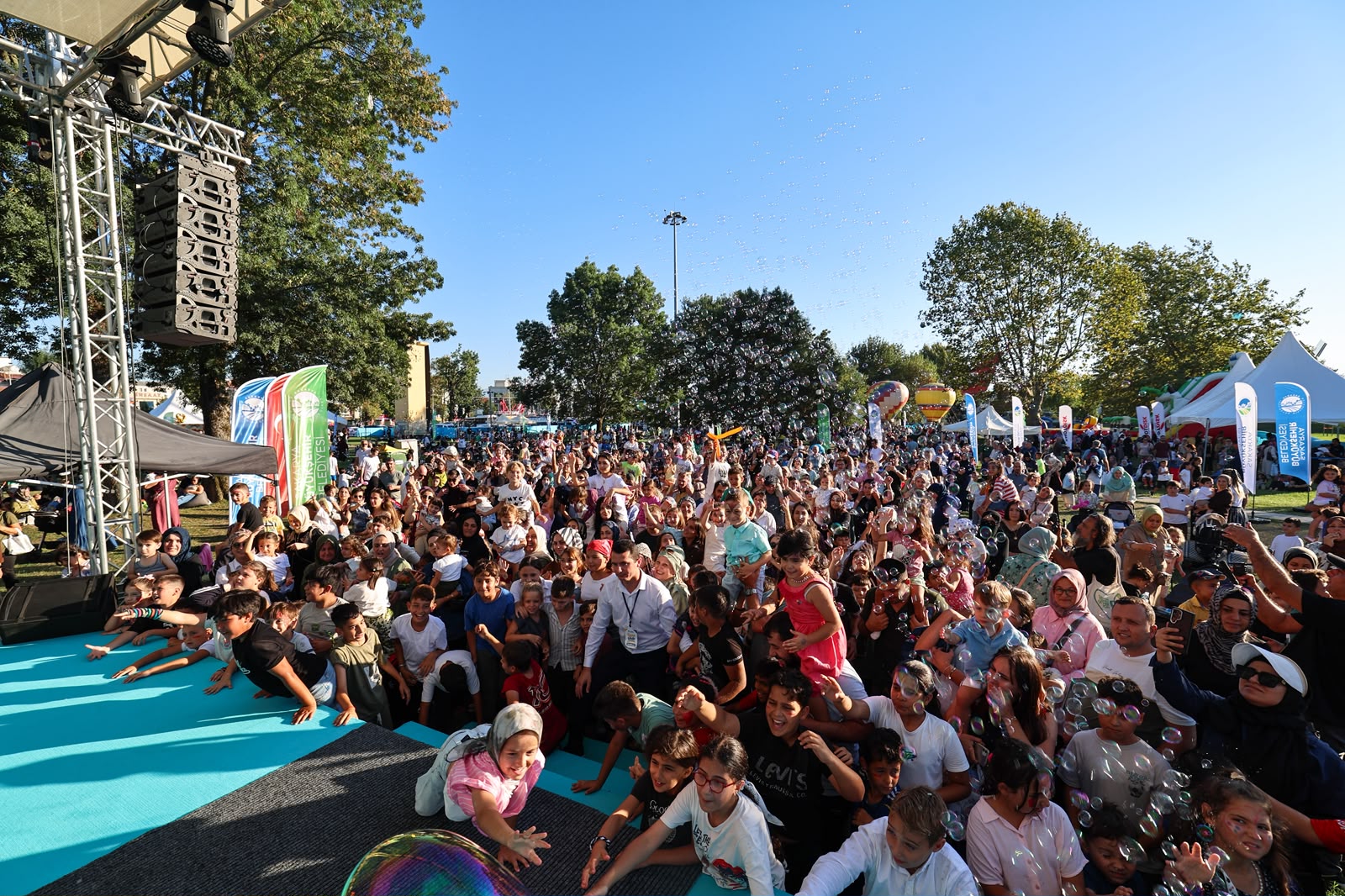 Yaza en güzel veda binlerce çocukla Sakarya’da gerçekleşti: Aziz Duran Parkı’nda muhteşem son