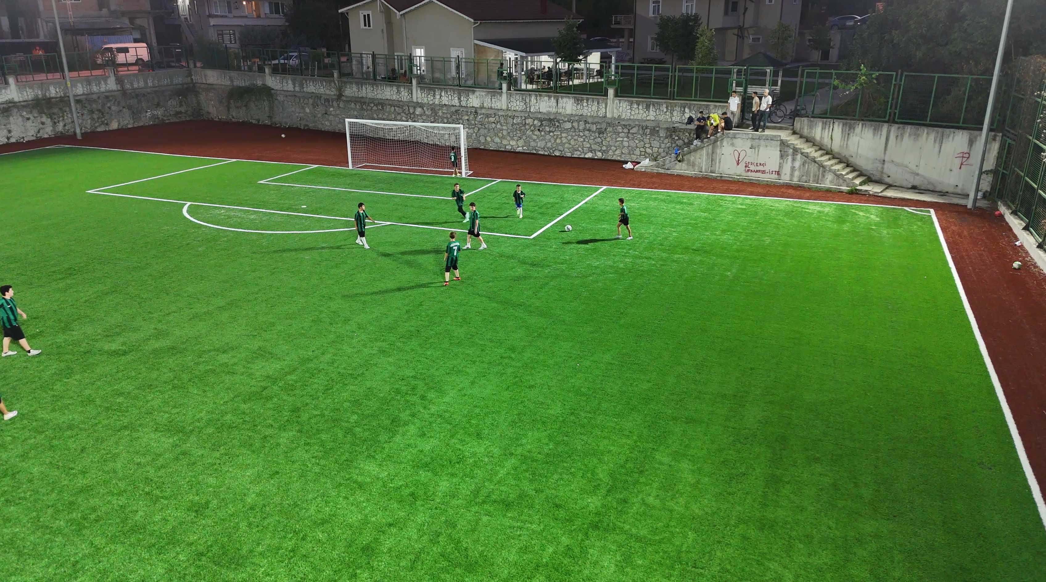 Gençler için yeni spor alanı: Sapanca Akçay’ın futbol tesisine yeni yüz