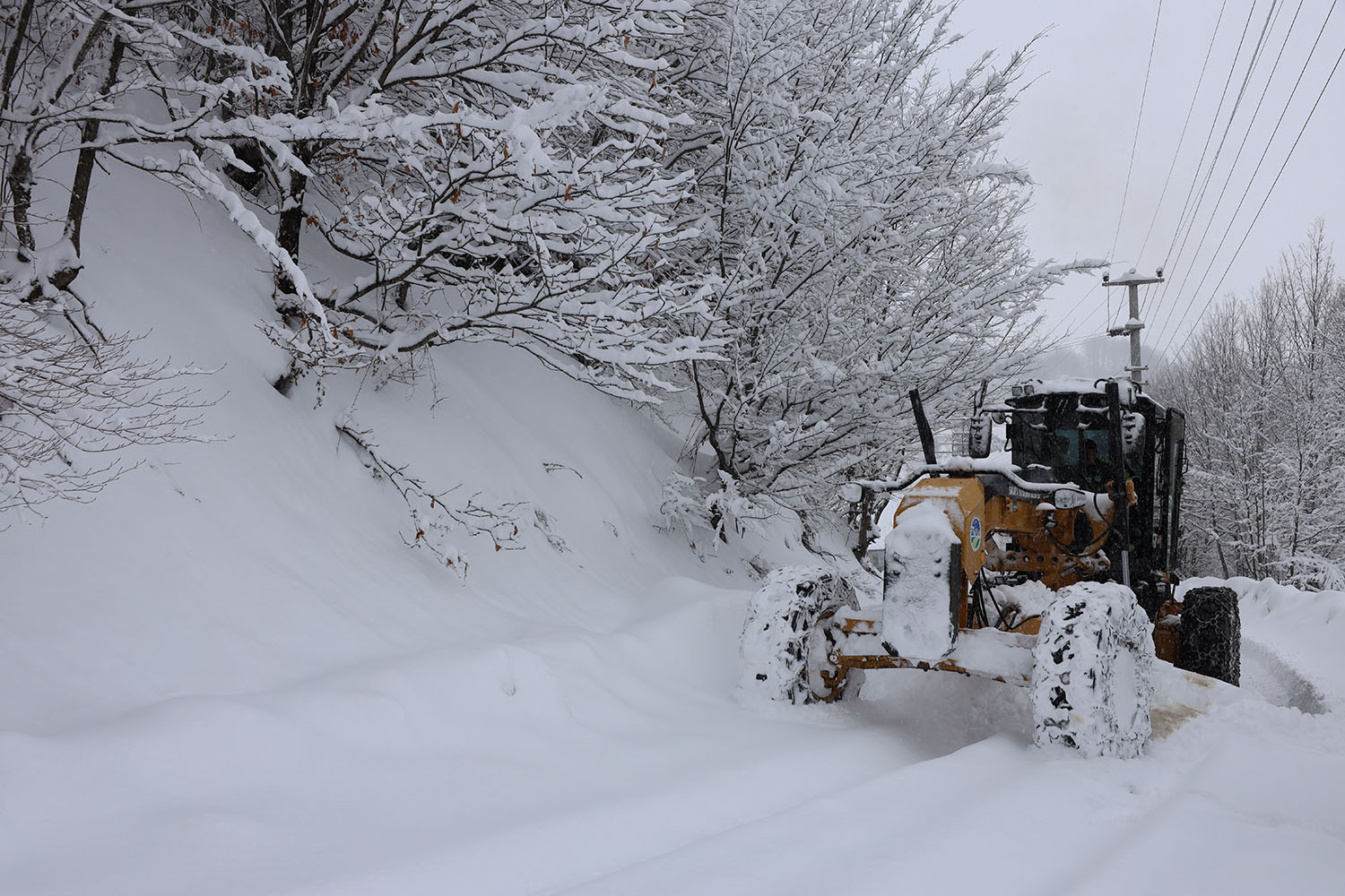 Büyükşehir’den kar raporu: 36 noktada kar küreme çalışmaları sürüyor