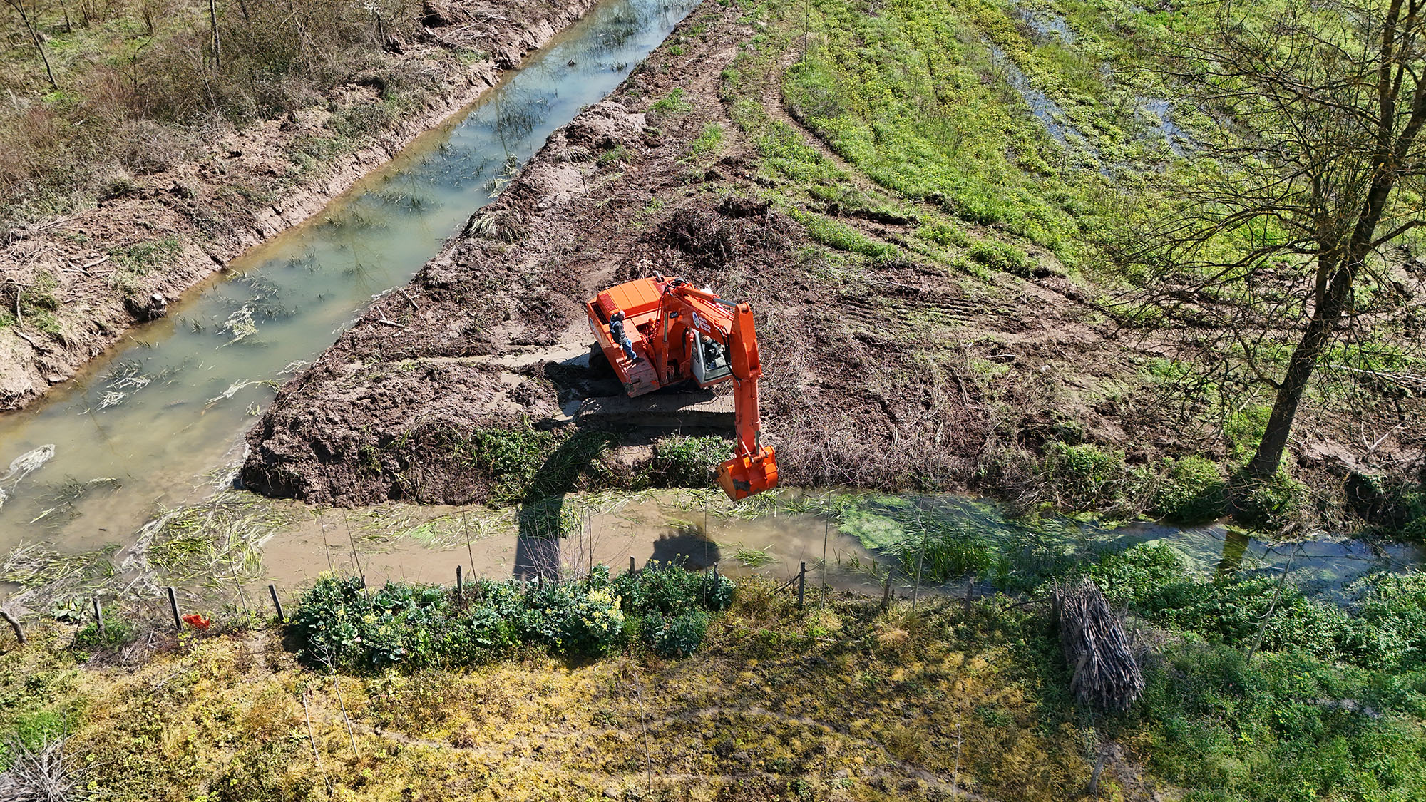 Büyükşehir, 16 ilçede kapsamlı drenaj ve kanal temizliği başlattı