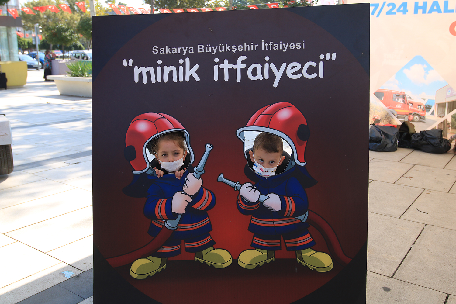 “Kahraman itfaiyecilerimizin haftası kutlu olsun”