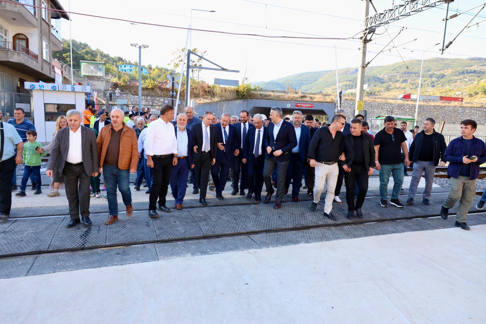 11 yıllık hasret sona erdi: Alifuatpaşa Hemzemin Geçidi açıldı