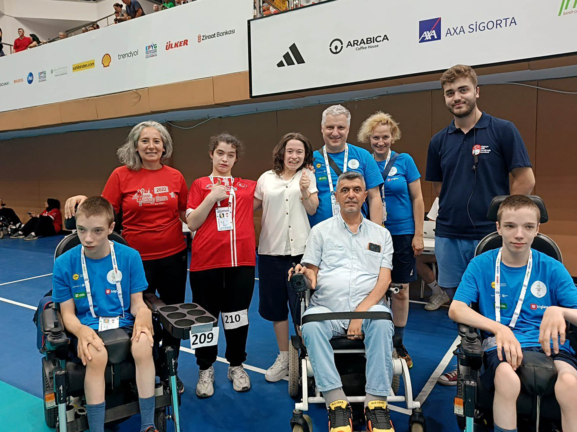 Büyükşehir Avrupa’da Türk Bayrağı’nı dalgalandıran Hüdanur’a anlamlı destek