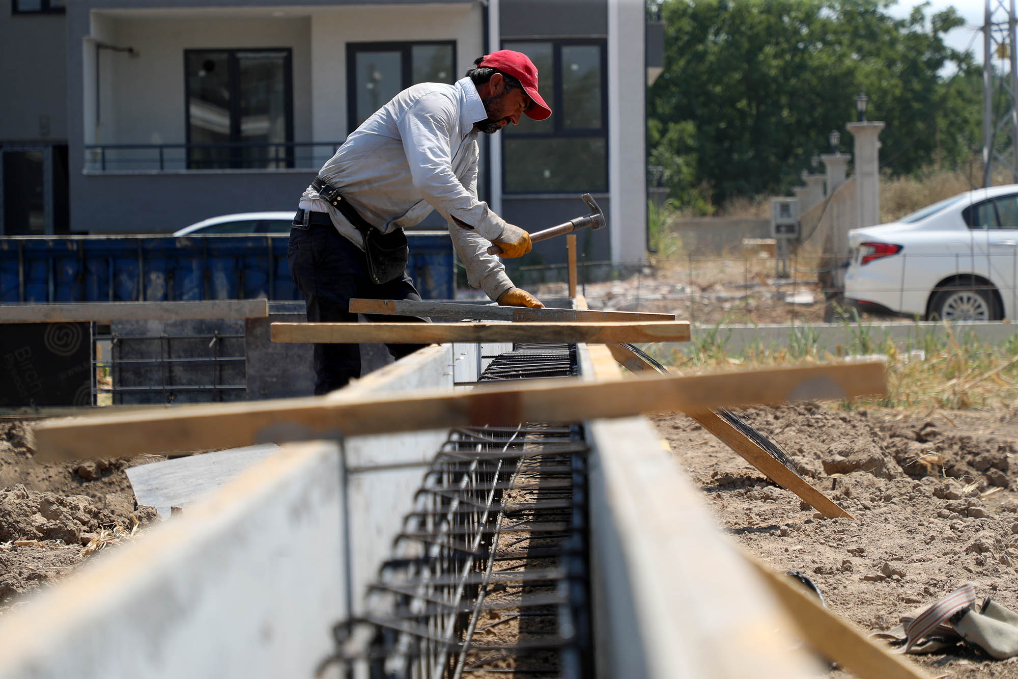 Başkan Yusuf Alemdar gençlere söz vermişti: 4 ilçe ve 4 ayrı mahallede işlem aynı anda başladı