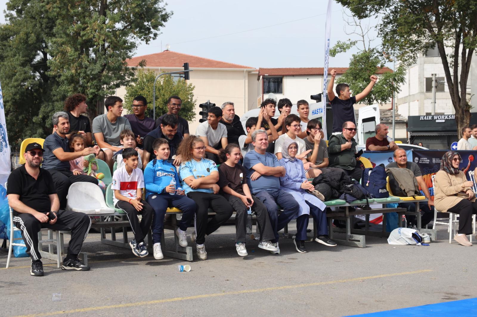 Aziz Duran Parkı’nda 3x3 sokak basketbolu şöleni: 250’den fazla sporcu parkede ter döktü