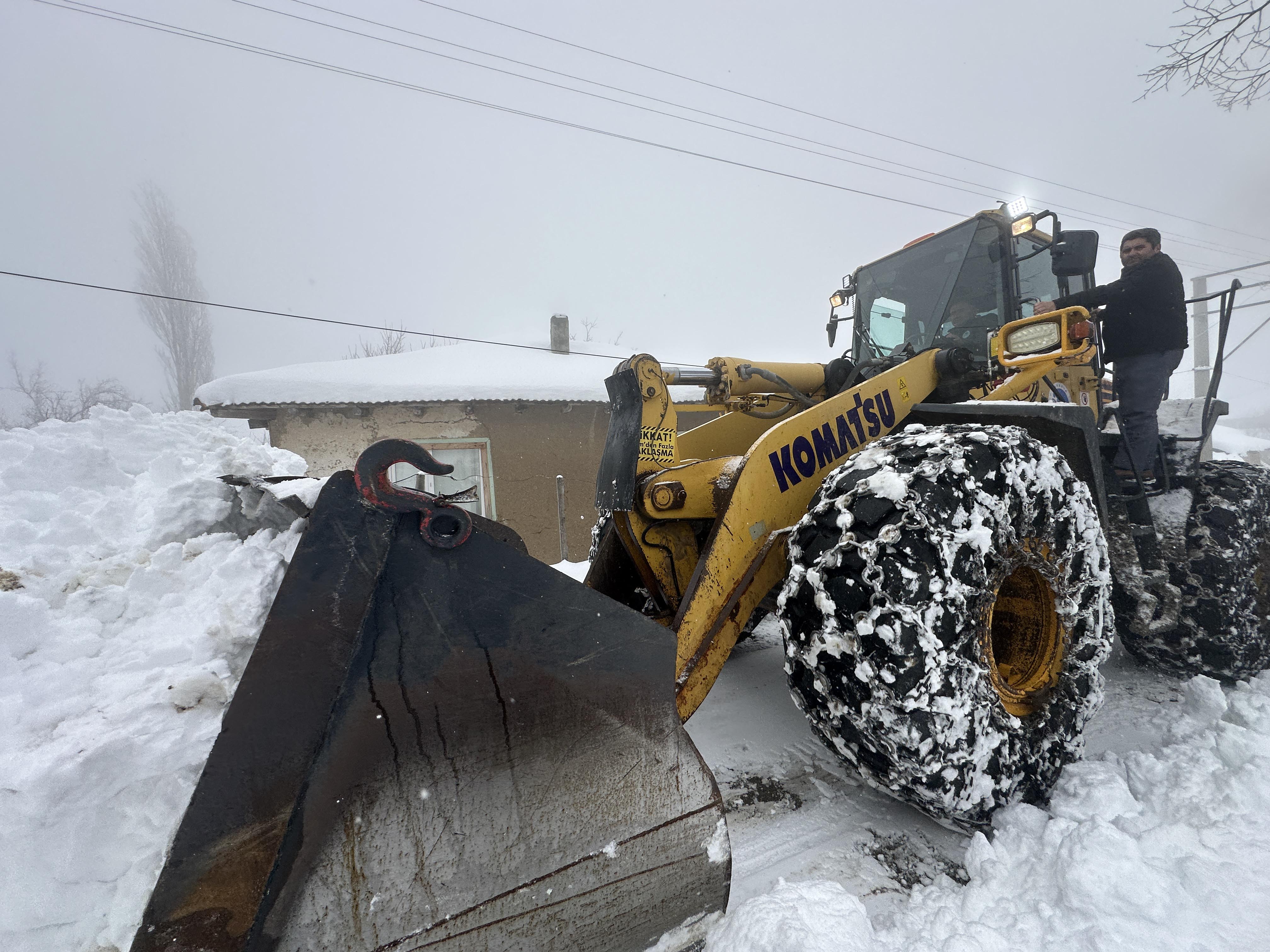 Büyükşehir 48 araç ve 100 kişilik timle karla mücadele mesaisinde: İşte son durum