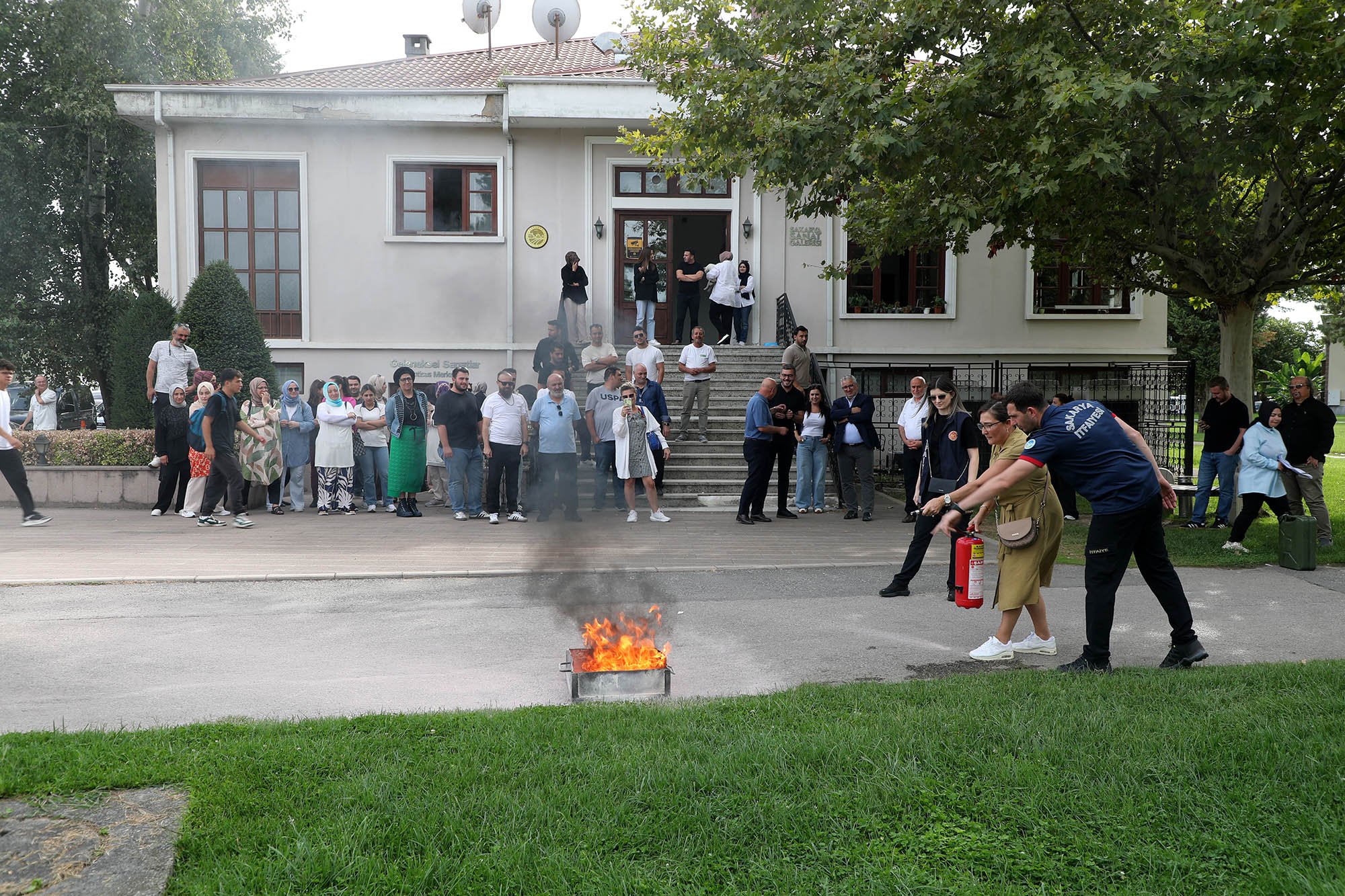 İtfaiyeden yangın anında doğru müdahale eğitimi