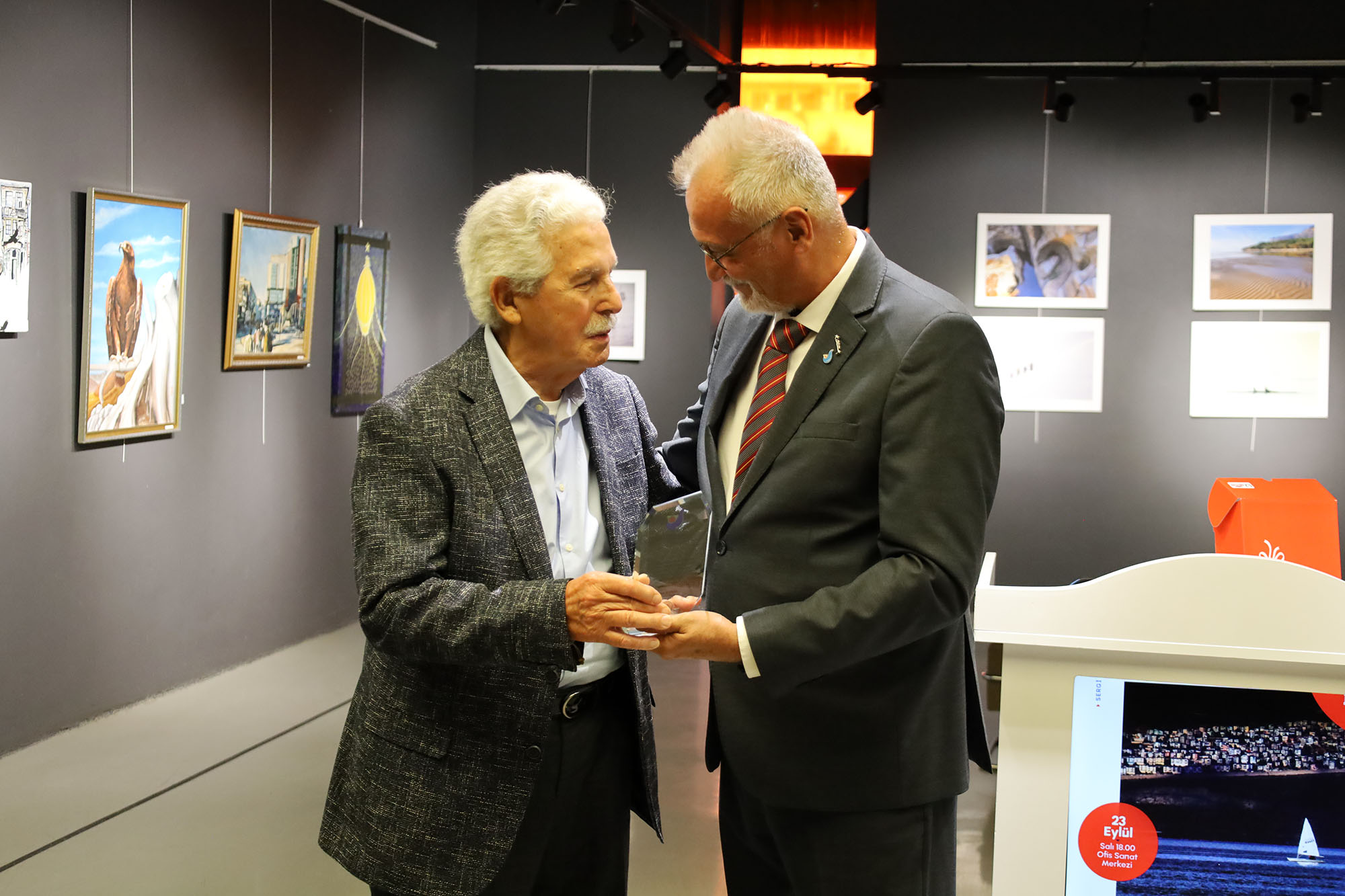 SAGÜSAD’ın 30. yılı Sanatçı İsmail Arzu Açıkel anısına özel sergiyle taçlandı