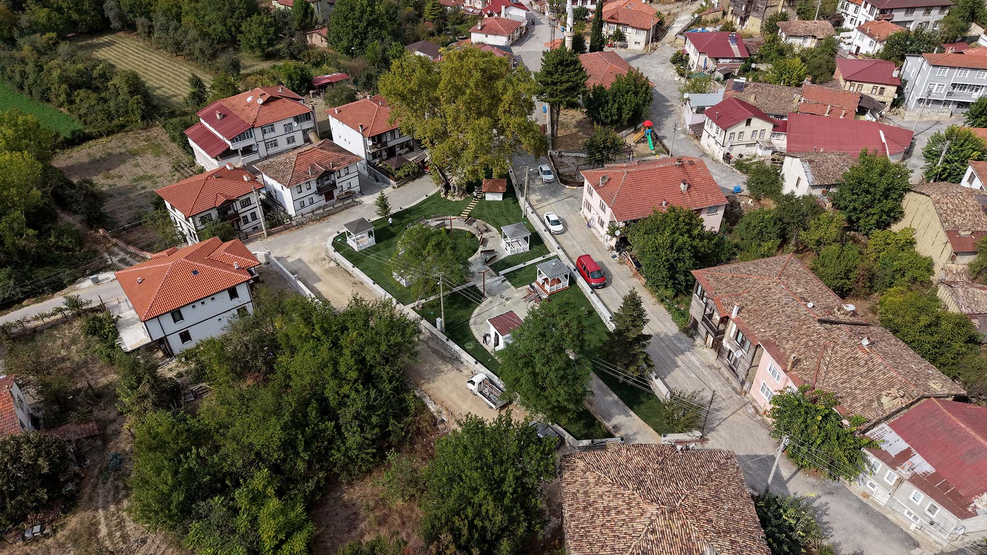 Şehrin turizm rotası Taraklı’ya 4 ayrı projeyle yepyeni bir yüz: Yeni yaşam alanları hızla tamamlanıyor