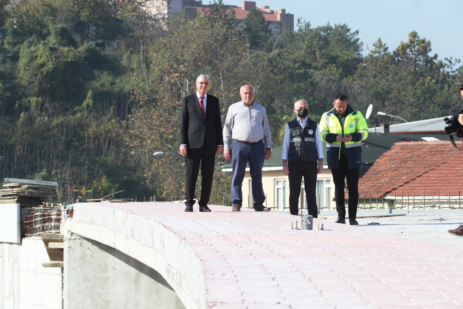 “Sakarya Köprülü Kavşağı’nı bu hafta  iki yönlü olarak trafiğe açacağız”