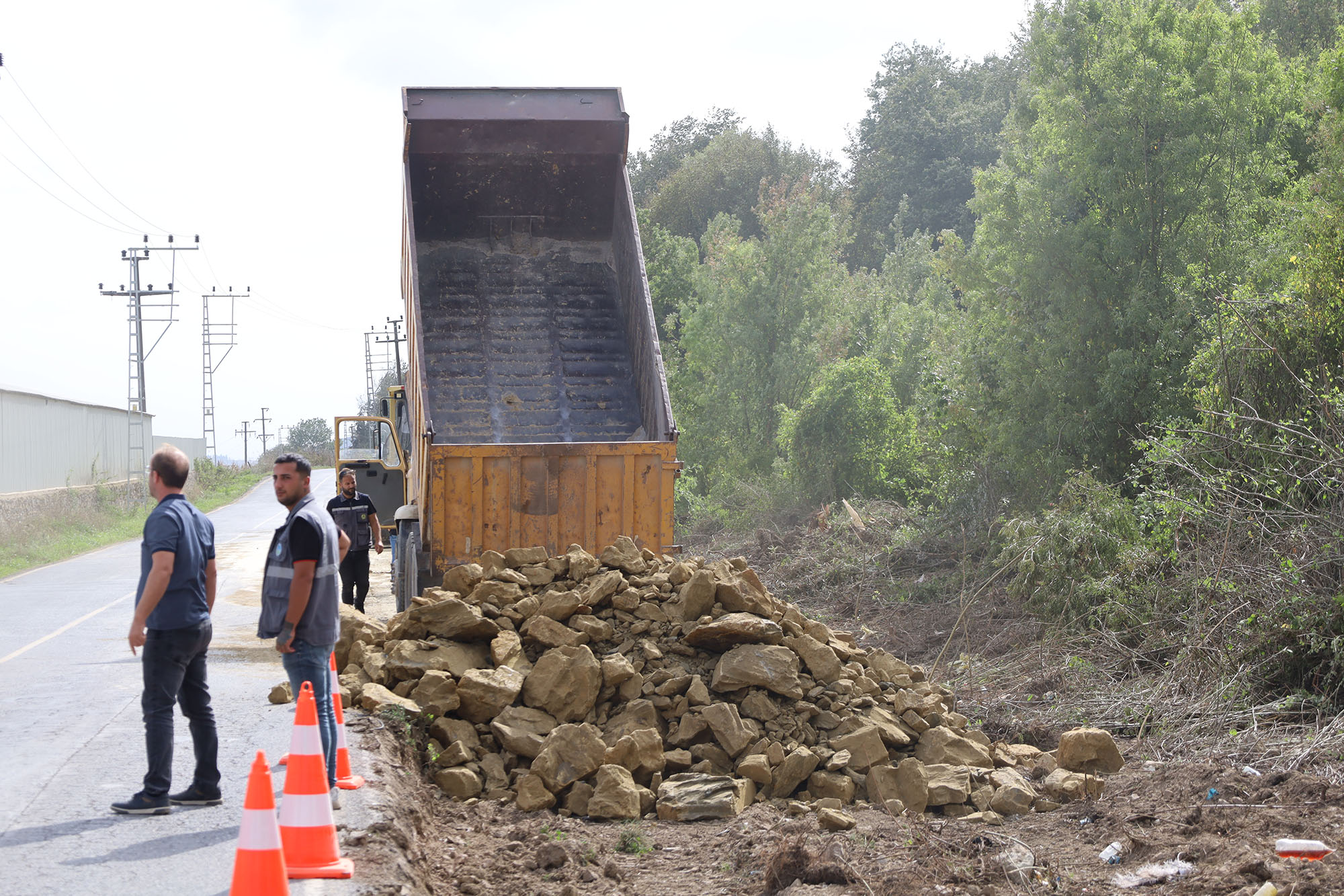Büyükşehir’den 20 mahalleye ulaşımı kolaylaştıracak yol hamlesi